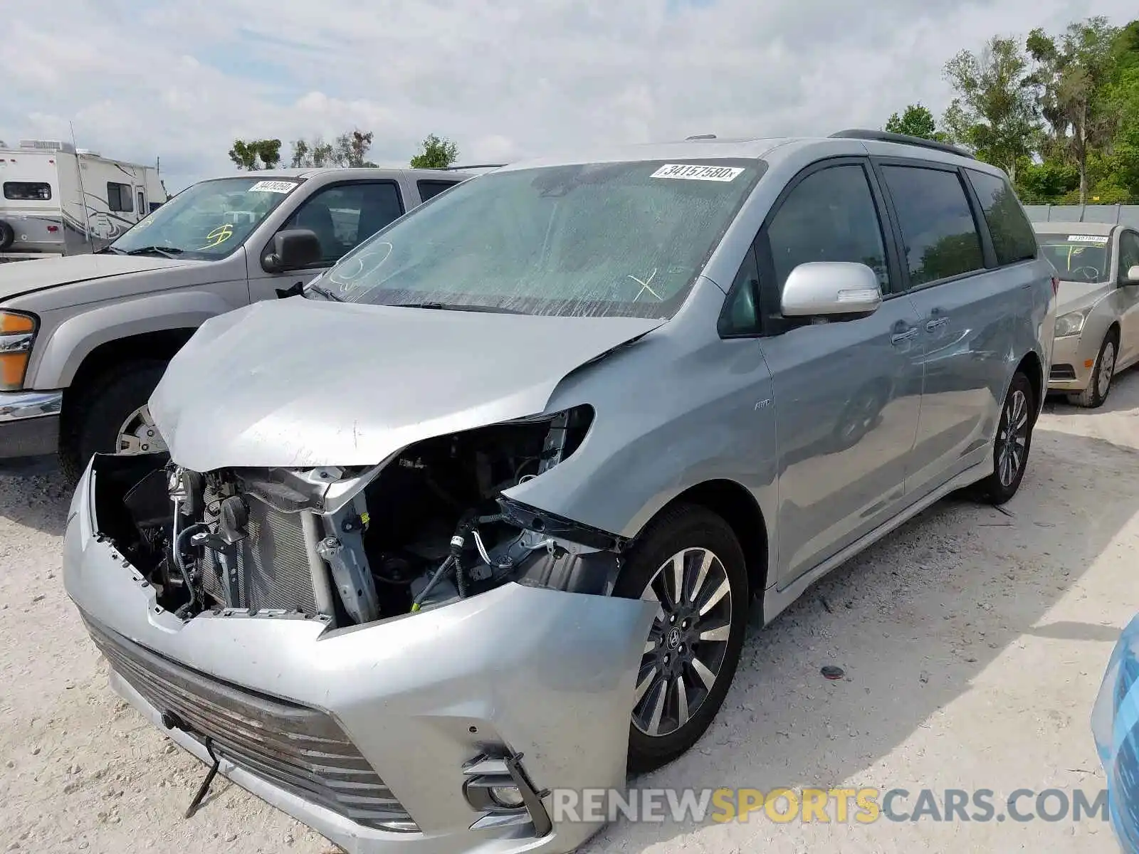 2 Photograph of a damaged car 5TDDZ3DC7LS239785 TOYOTA SIENNA 2020