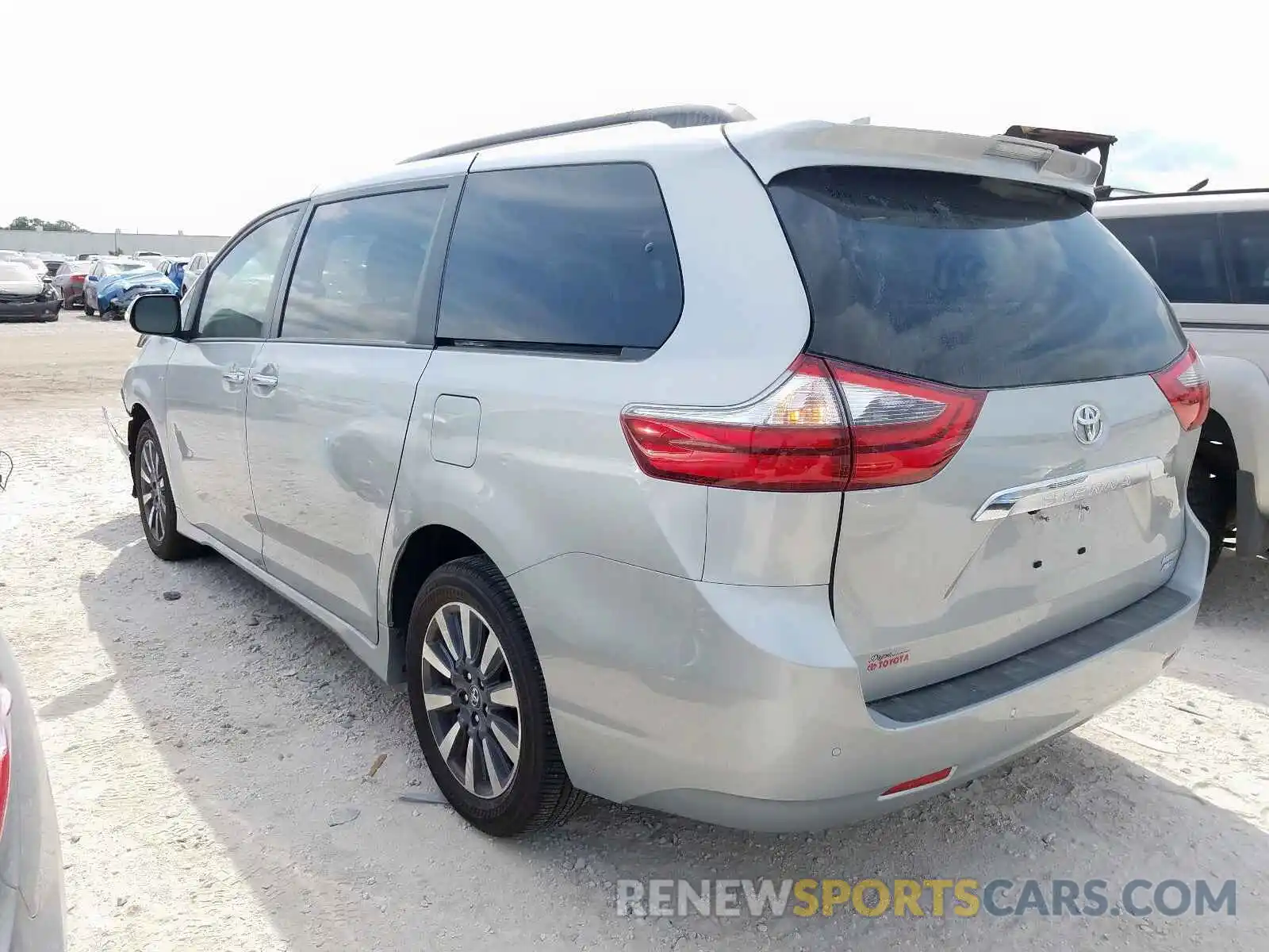 3 Photograph of a damaged car 5TDDZ3DC7LS239785 TOYOTA SIENNA 2020