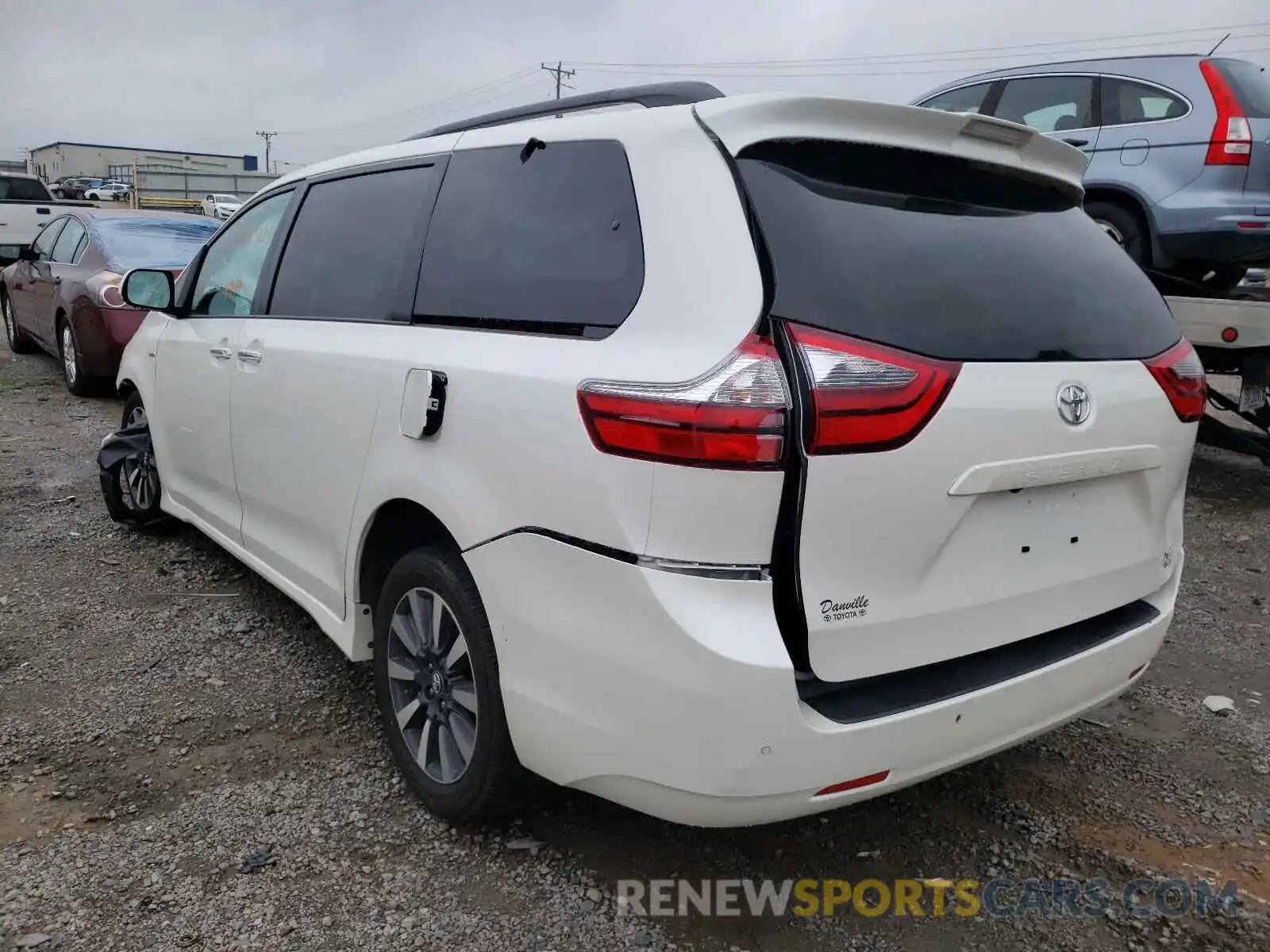 3 Photograph of a damaged car 5TDDZ3DC7LS241424 TOYOTA SIENNA 2020