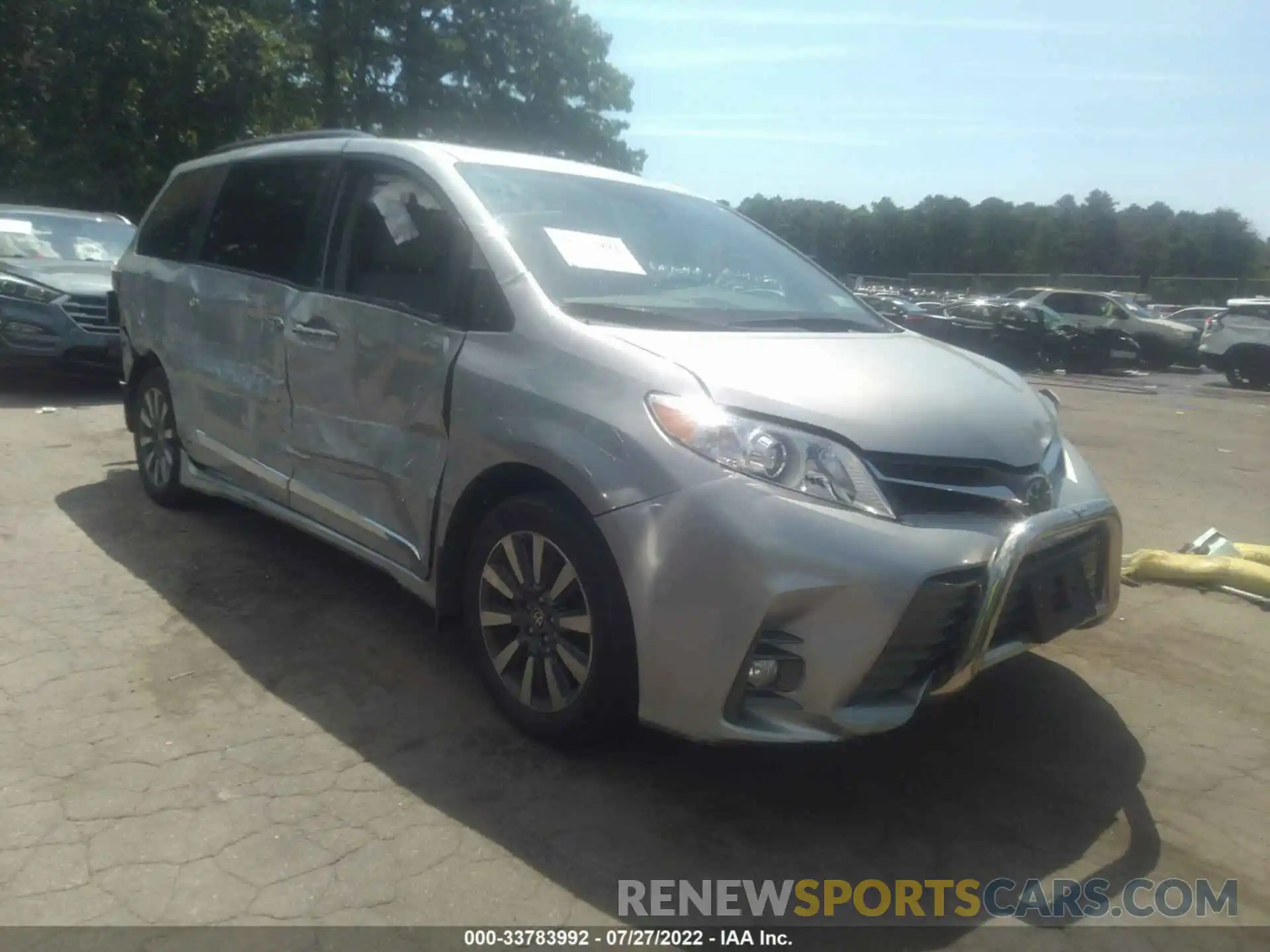 1 Photograph of a damaged car 5TDDZ3DC7LS251550 TOYOTA SIENNA 2020