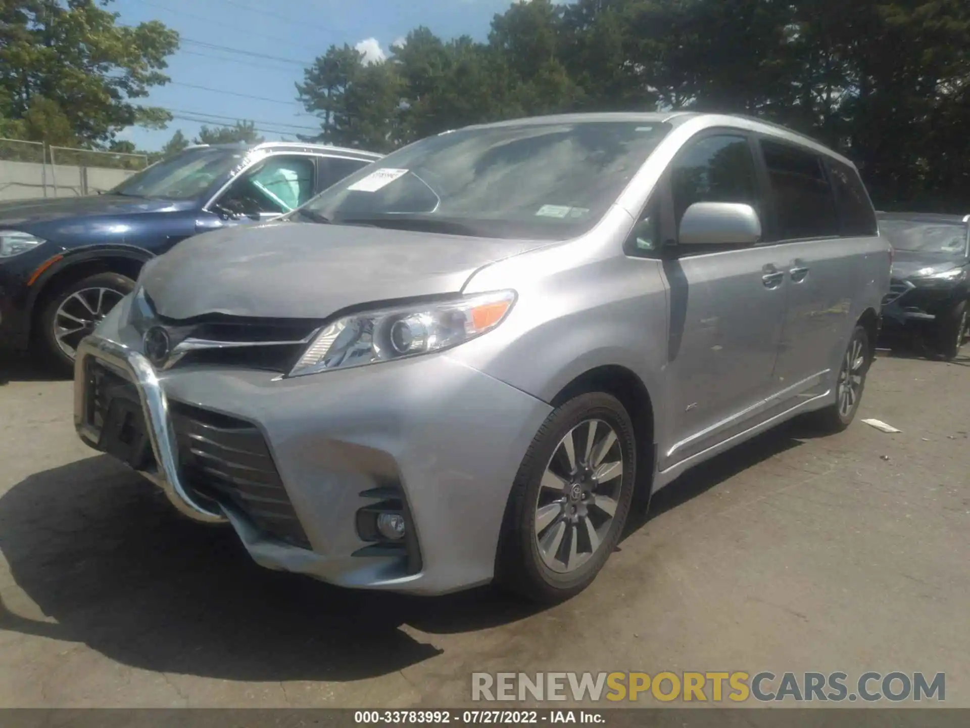 2 Photograph of a damaged car 5TDDZ3DC7LS251550 TOYOTA SIENNA 2020