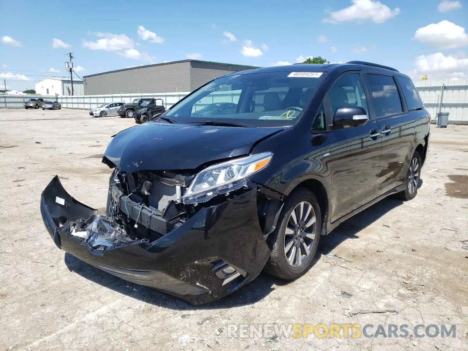 2 Photograph of a damaged car 5TDDZ3DC8LS228732 TOYOTA SIENNA 2020