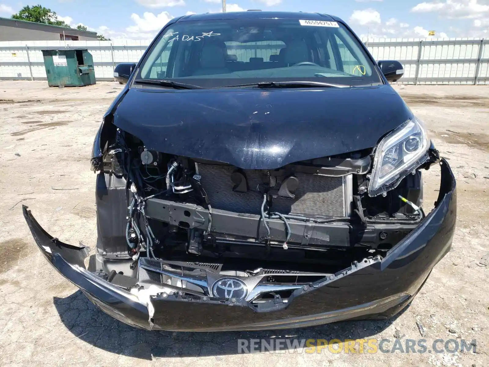 9 Photograph of a damaged car 5TDDZ3DC8LS228732 TOYOTA SIENNA 2020