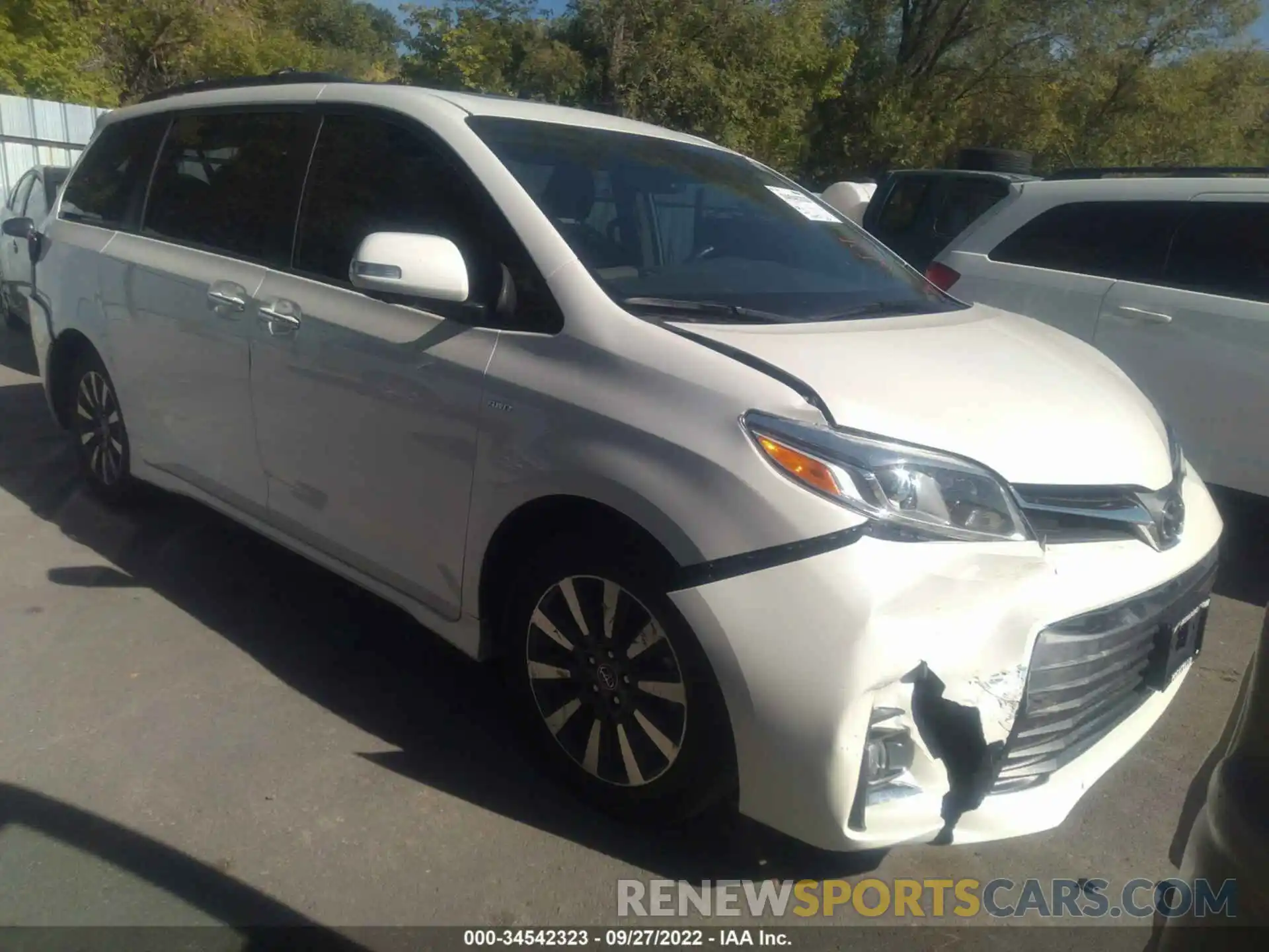 1 Photograph of a damaged car 5TDDZ3DC8LS232537 TOYOTA SIENNA 2020