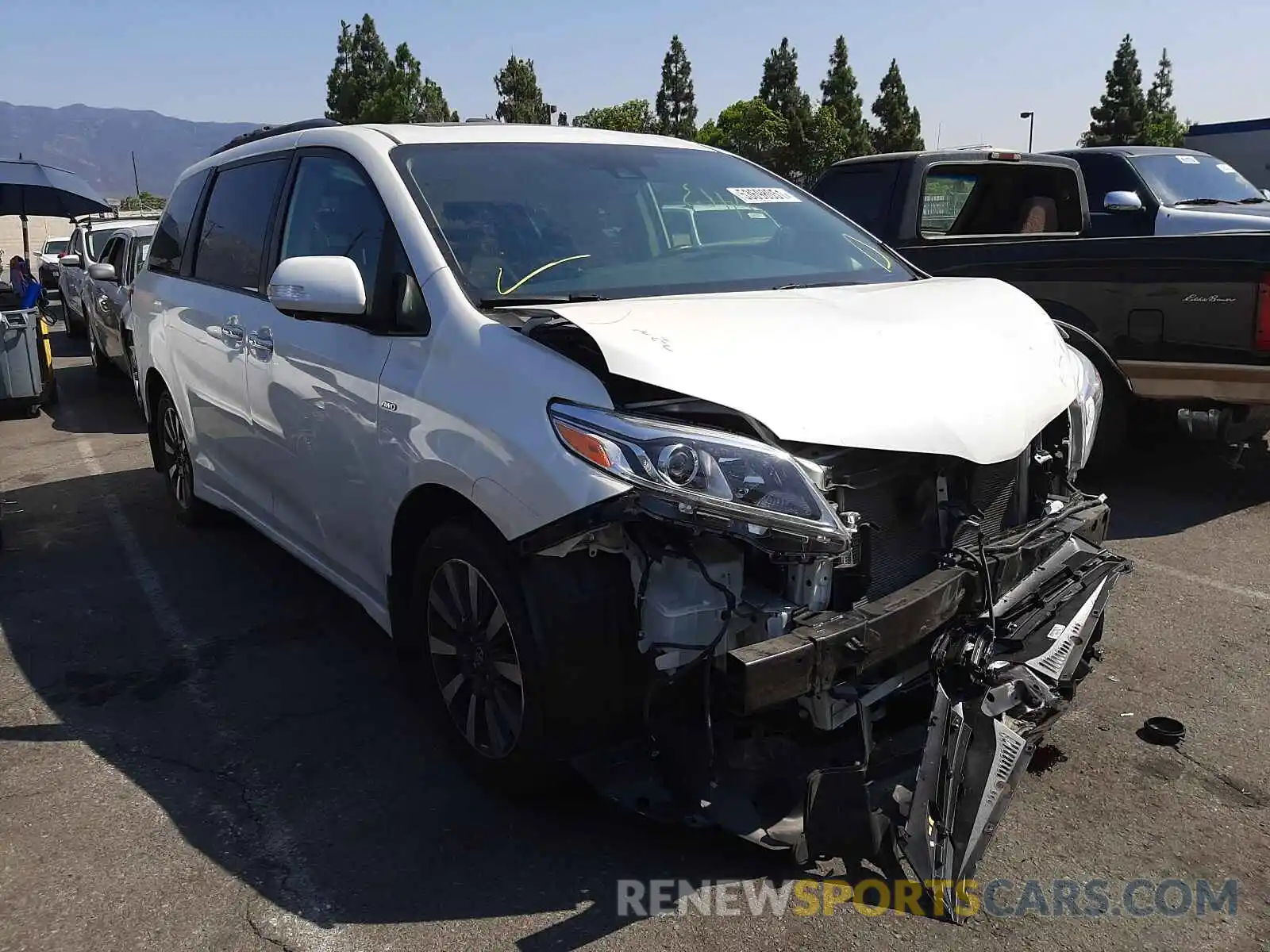 1 Photograph of a damaged car 5TDDZ3DC8LS236538 TOYOTA SIENNA 2020