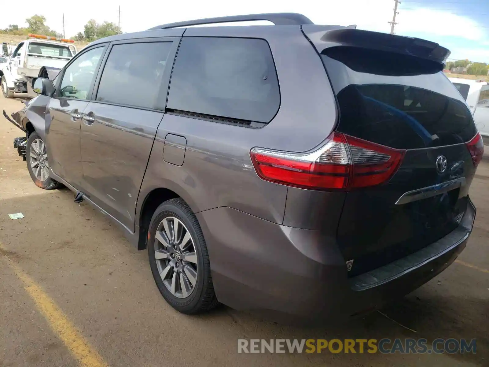 3 Photograph of a damaged car 5TDDZ3DC8LS251346 TOYOTA SIENNA 2020