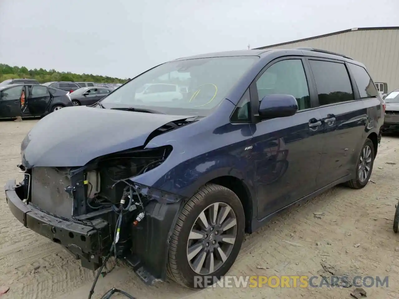 2 Photograph of a damaged car 5TDDZ3DC9LS229338 TOYOTA SIENNA 2020