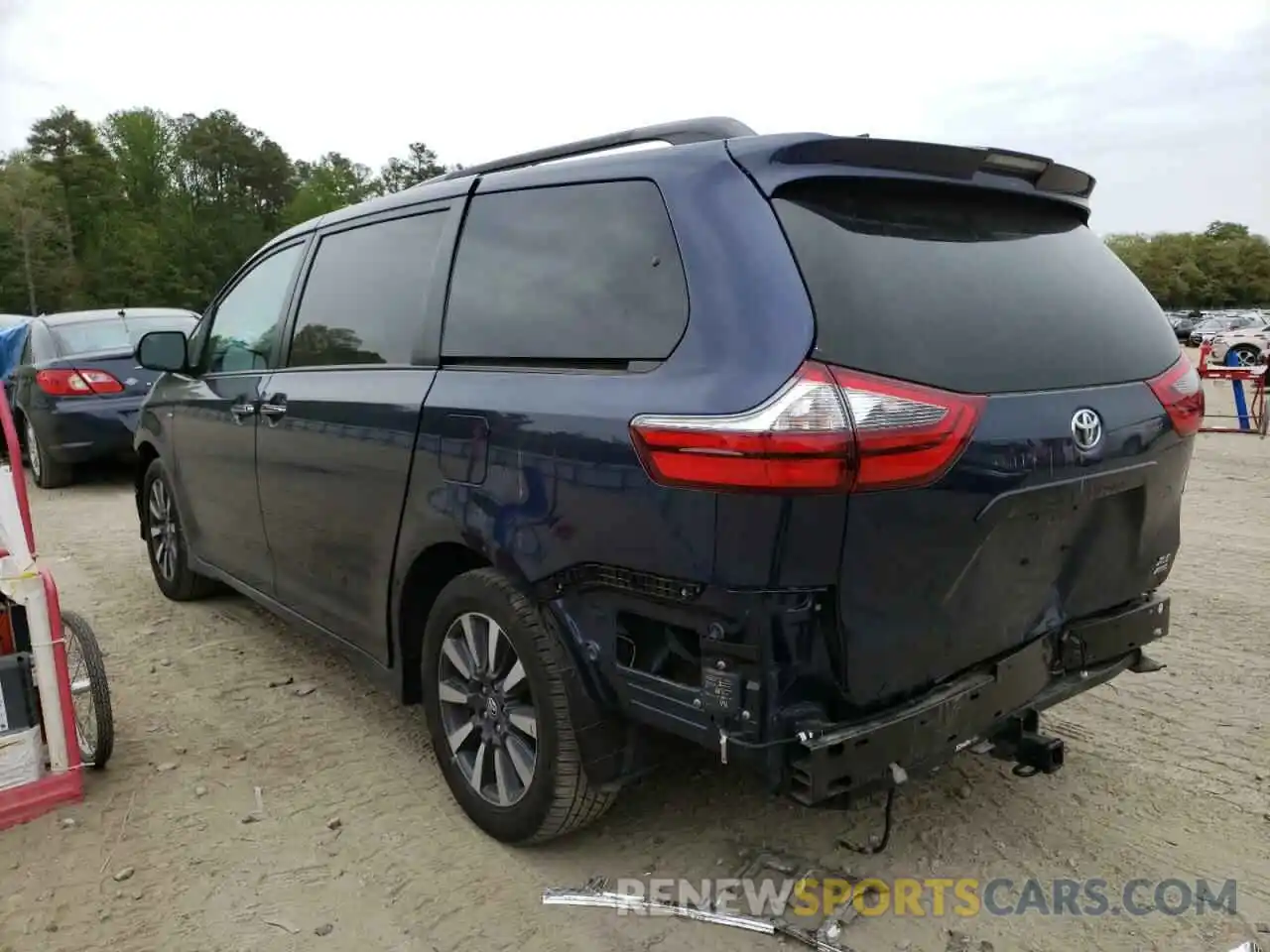 3 Photograph of a damaged car 5TDDZ3DC9LS229338 TOYOTA SIENNA 2020