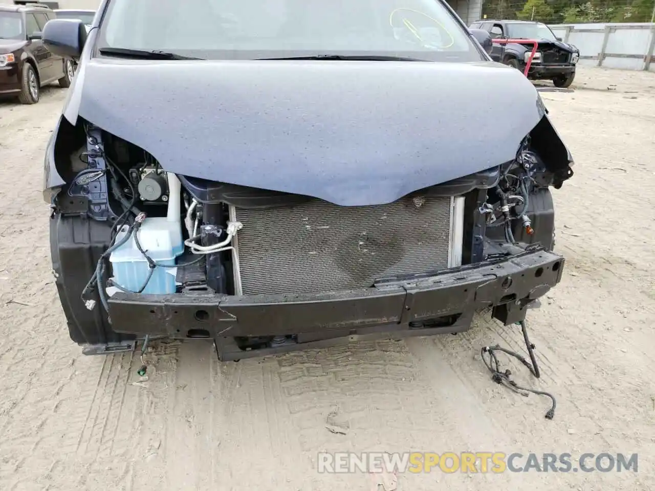 9 Photograph of a damaged car 5TDDZ3DC9LS229338 TOYOTA SIENNA 2020