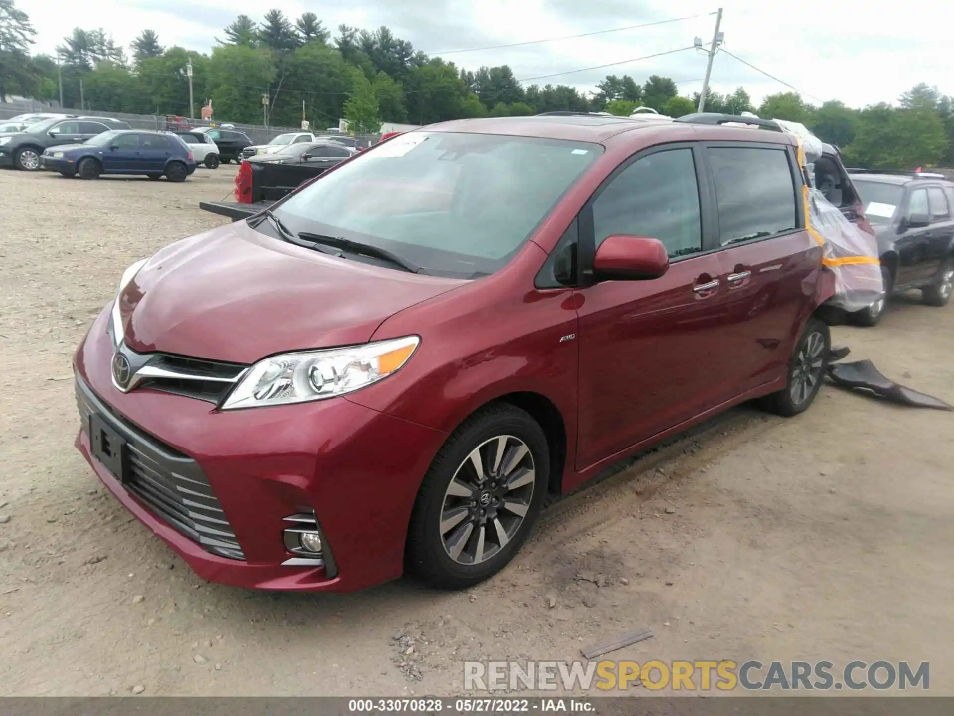 2 Photograph of a damaged car 5TDDZ3DC9LS236354 TOYOTA SIENNA 2020