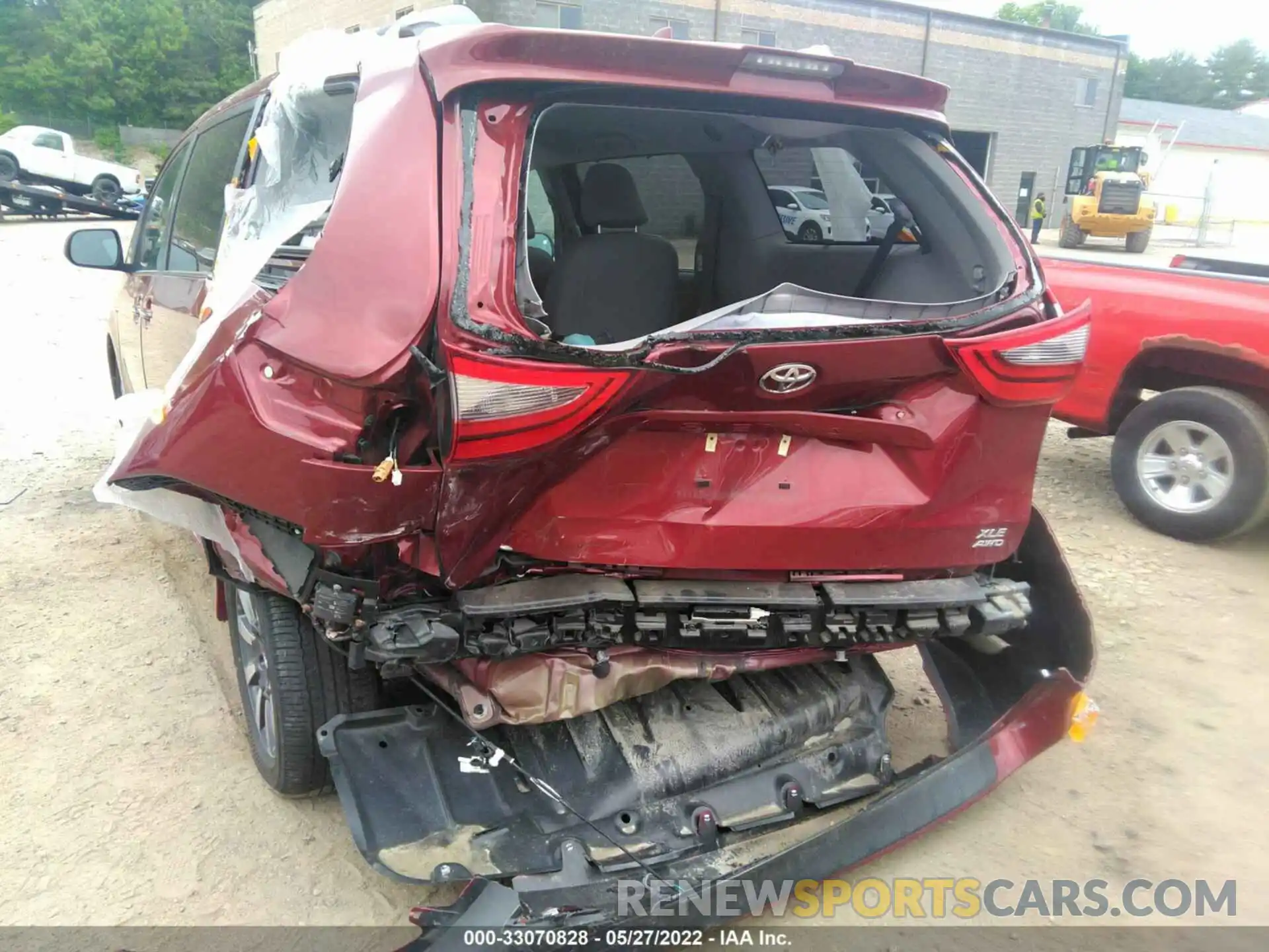 6 Photograph of a damaged car 5TDDZ3DC9LS236354 TOYOTA SIENNA 2020