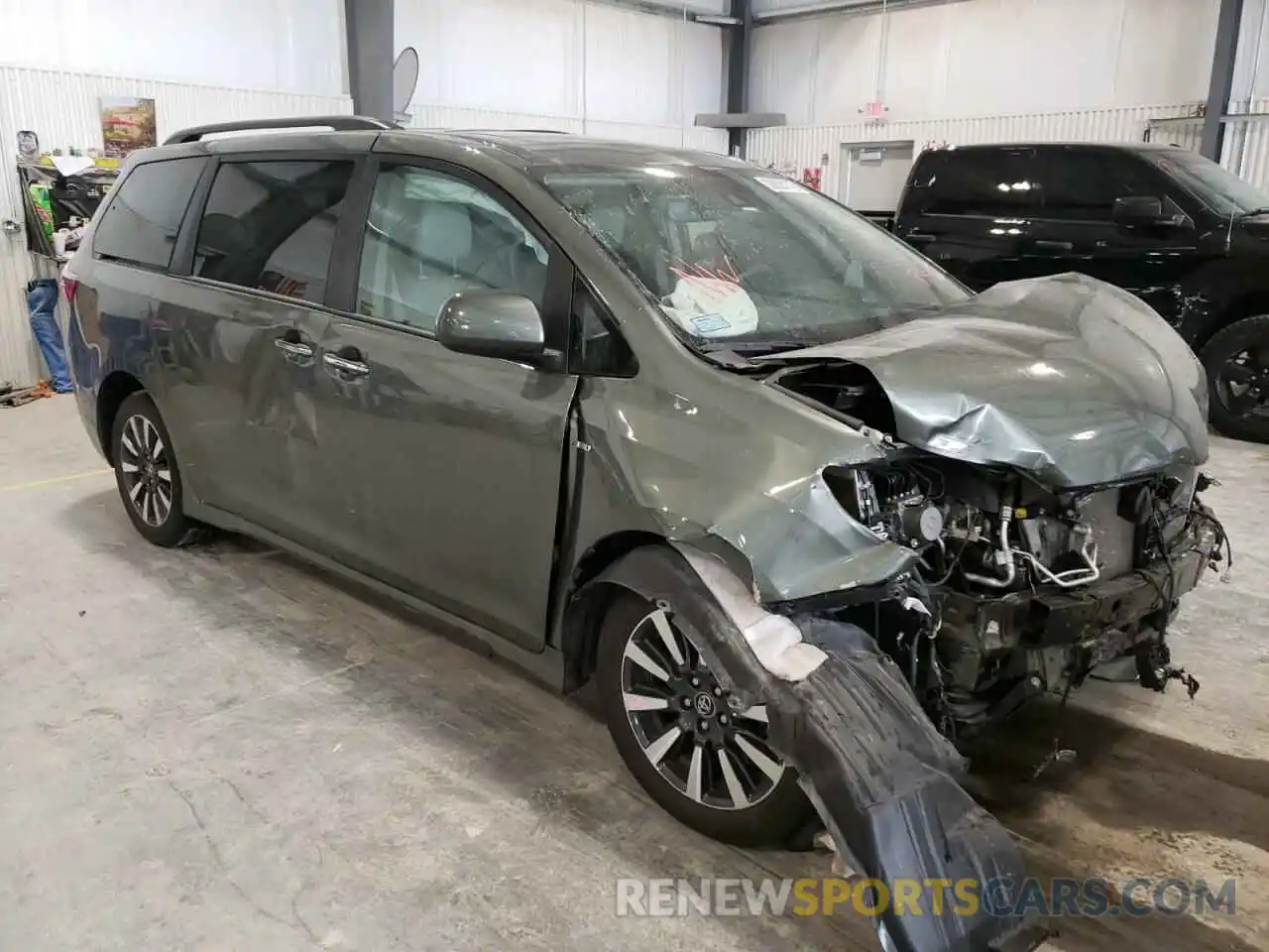 1 Photograph of a damaged car 5TDDZ3DC9LS238556 TOYOTA SIENNA 2020