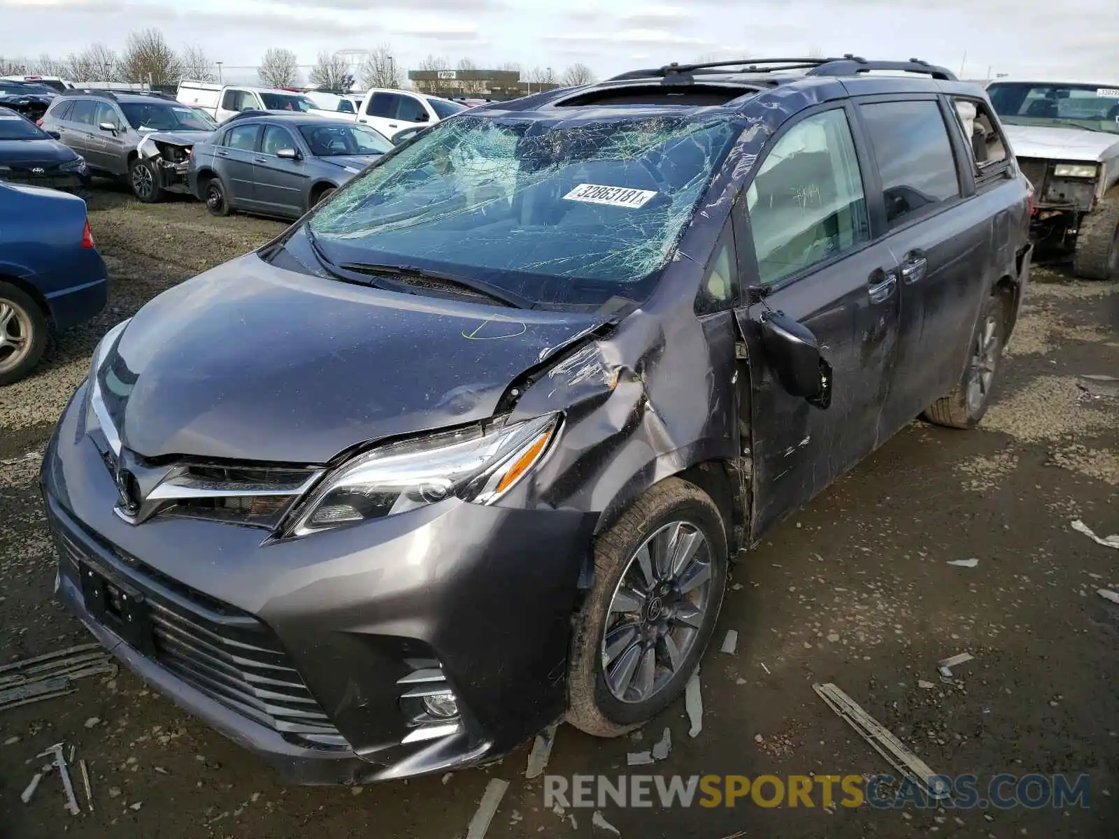 2 Photograph of a damaged car 5TDDZ3DC9LS250836 TOYOTA SIENNA 2020