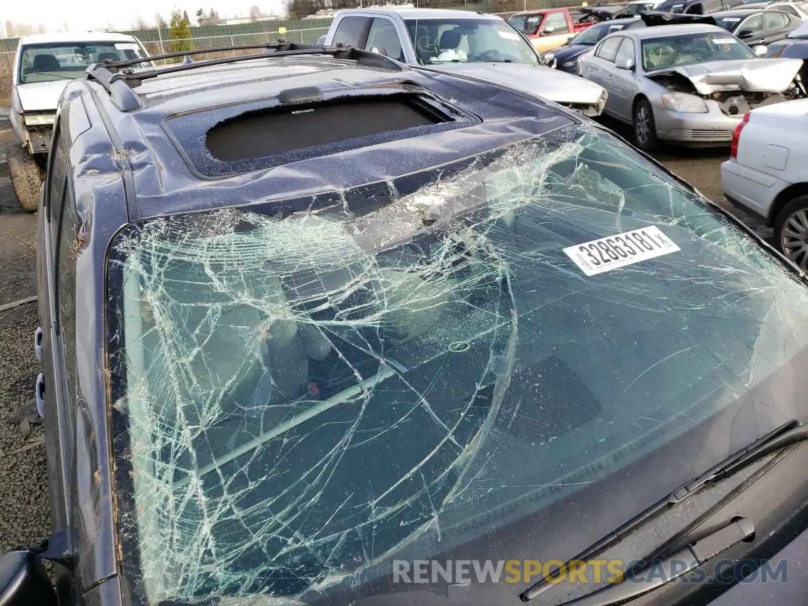 9 Photograph of a damaged car 5TDDZ3DC9LS250836 TOYOTA SIENNA 2020