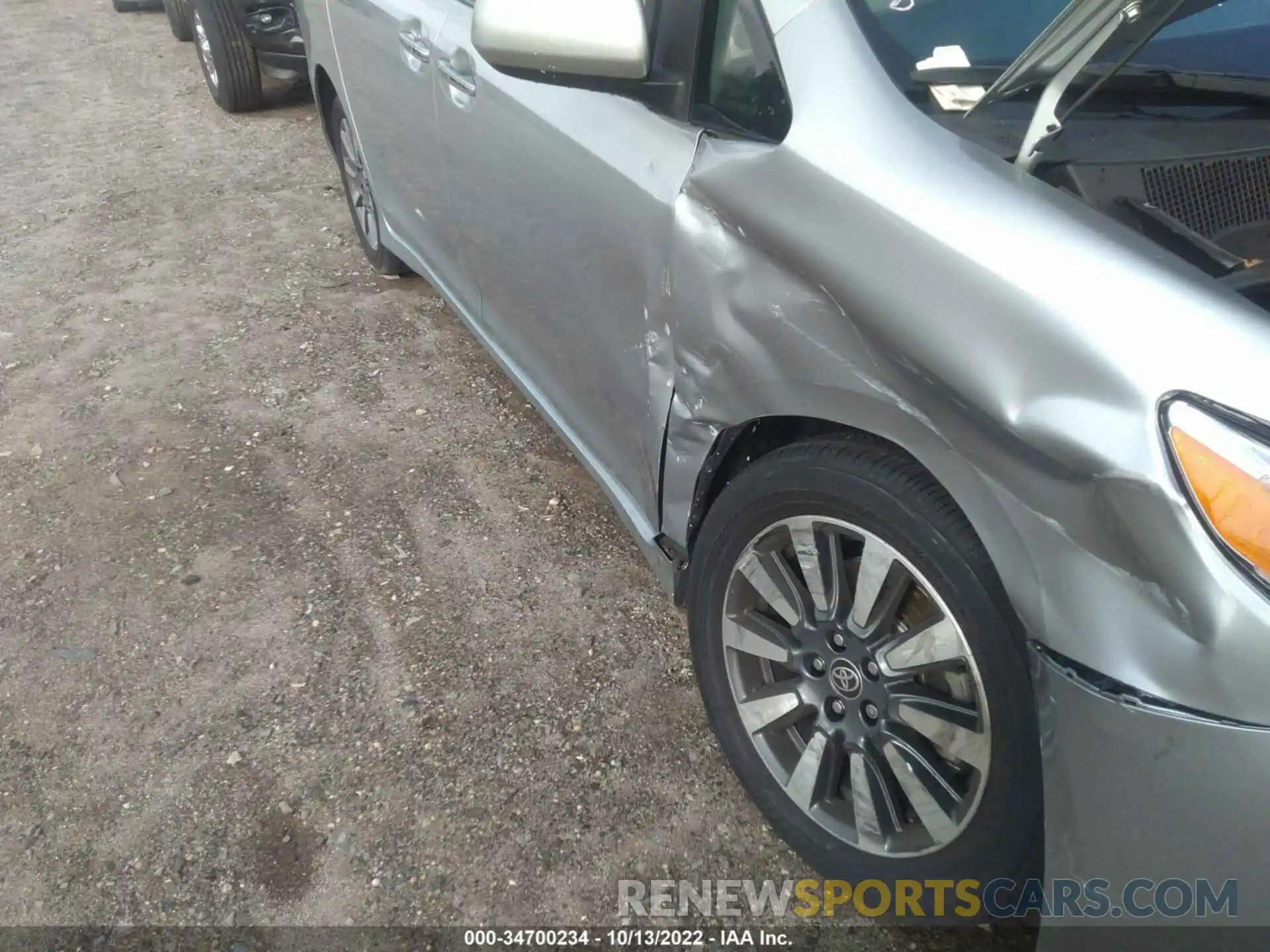 6 Photograph of a damaged car 5TDDZ3DC9LS252067 TOYOTA SIENNA 2020