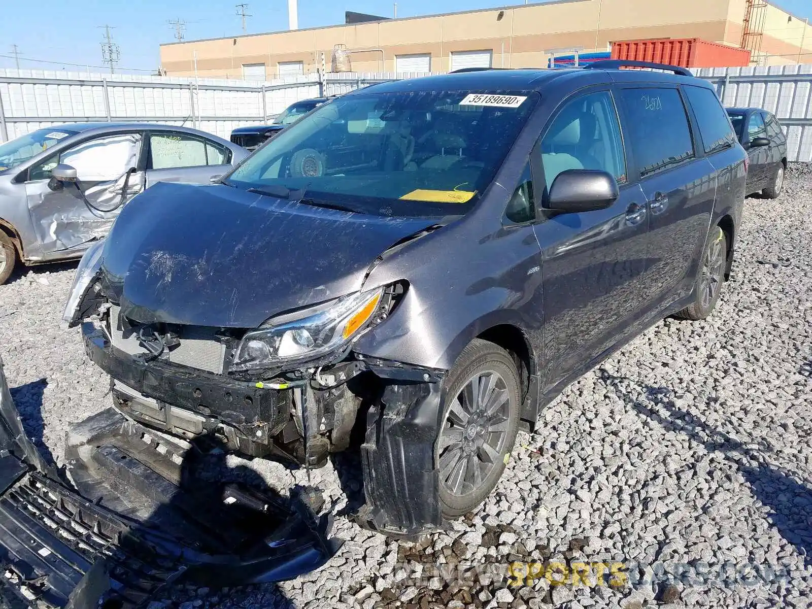 2 Photograph of a damaged car 5TDDZ3DCXLS230952 TOYOTA SIENNA 2020