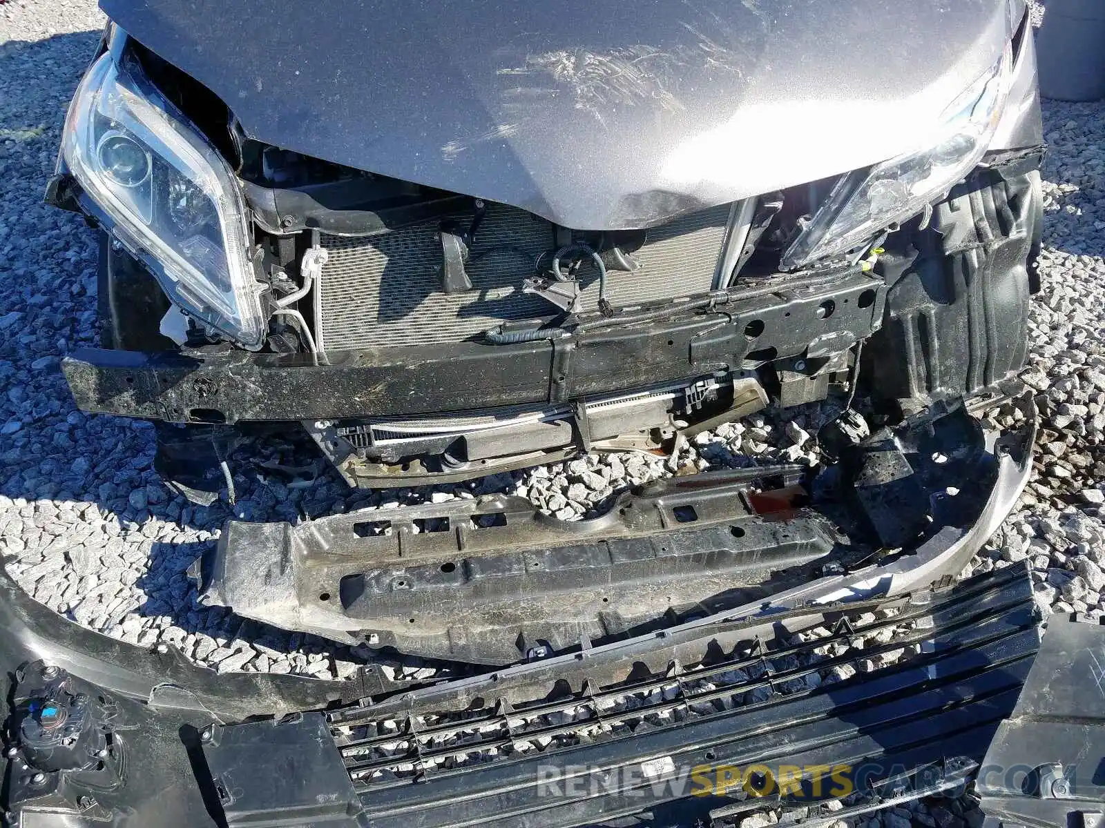 9 Photograph of a damaged car 5TDDZ3DCXLS230952 TOYOTA SIENNA 2020