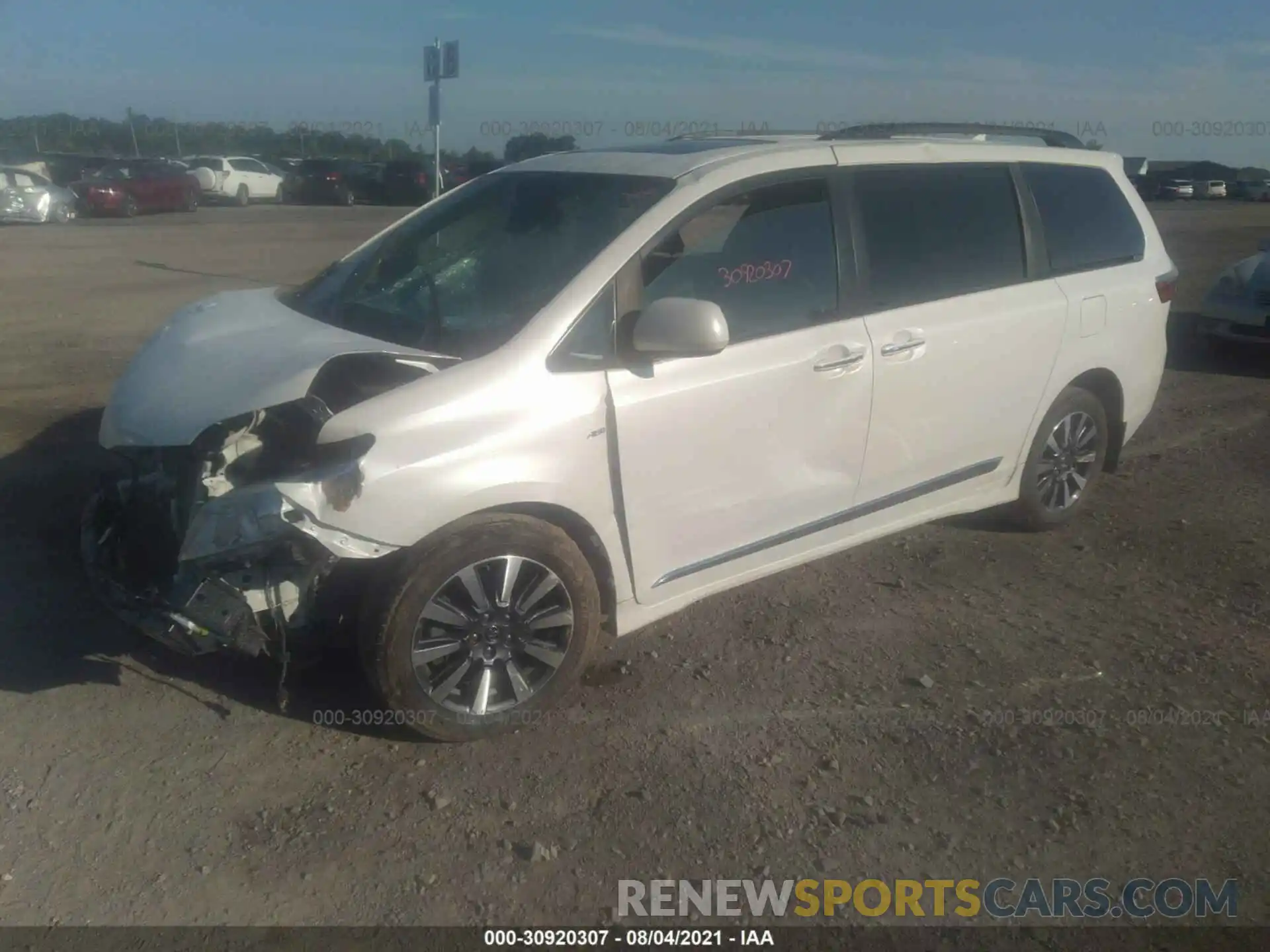 2 Photograph of a damaged car 5TDDZ3DCXLS231115 TOYOTA SIENNA 2020