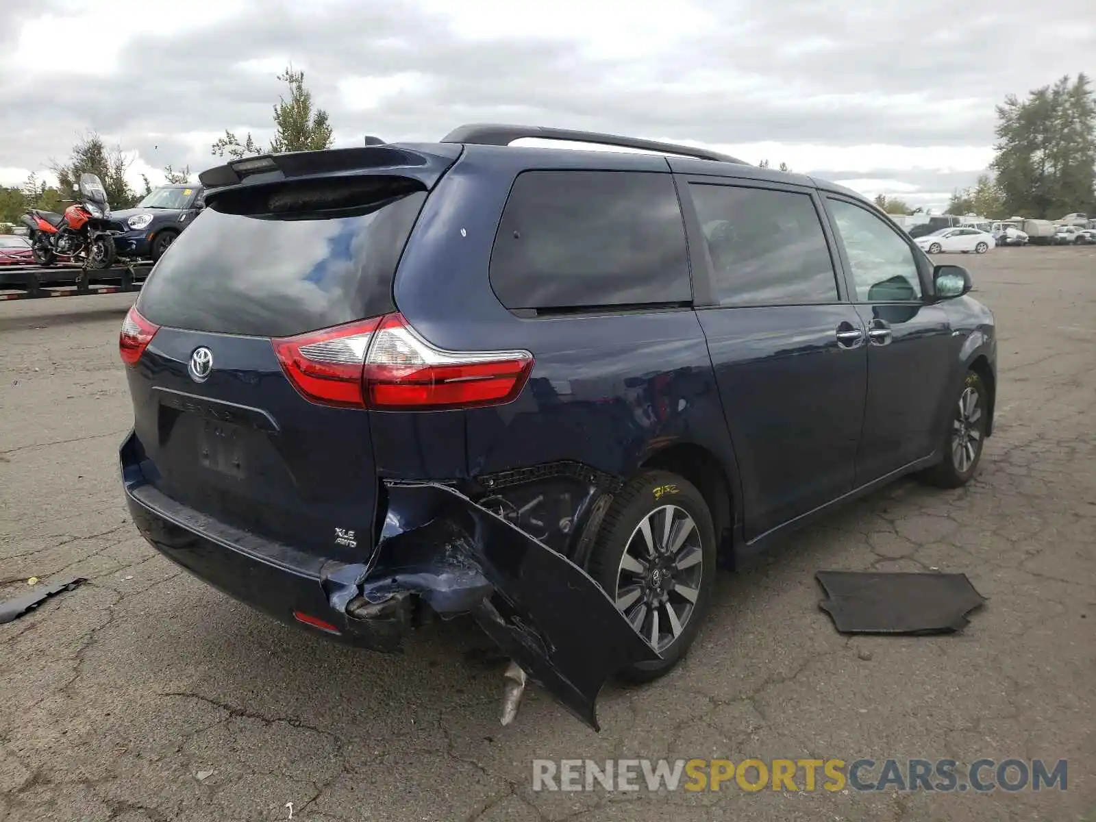 4 Photograph of a damaged car 5TDDZ3DCXLS231258 TOYOTA SIENNA 2020