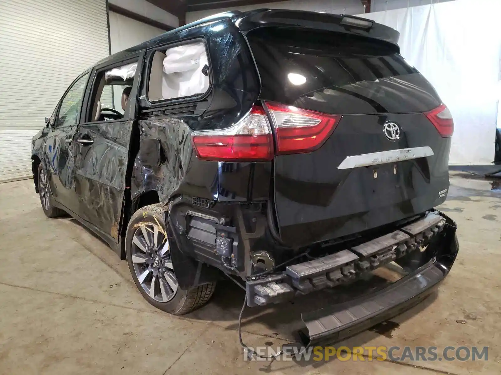 3 Photograph of a damaged car 5TDDZ3DCXLS238498 TOYOTA SIENNA 2020