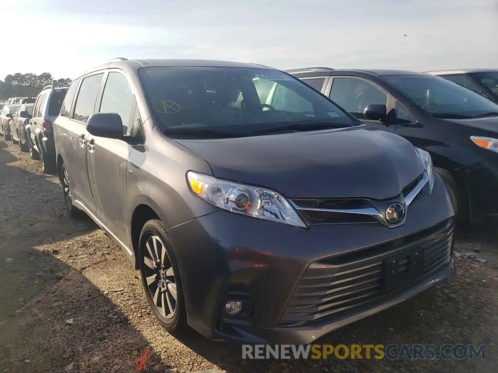 1 Photograph of a damaged car 5TDDZ3DCXLS241319 TOYOTA SIENNA 2020