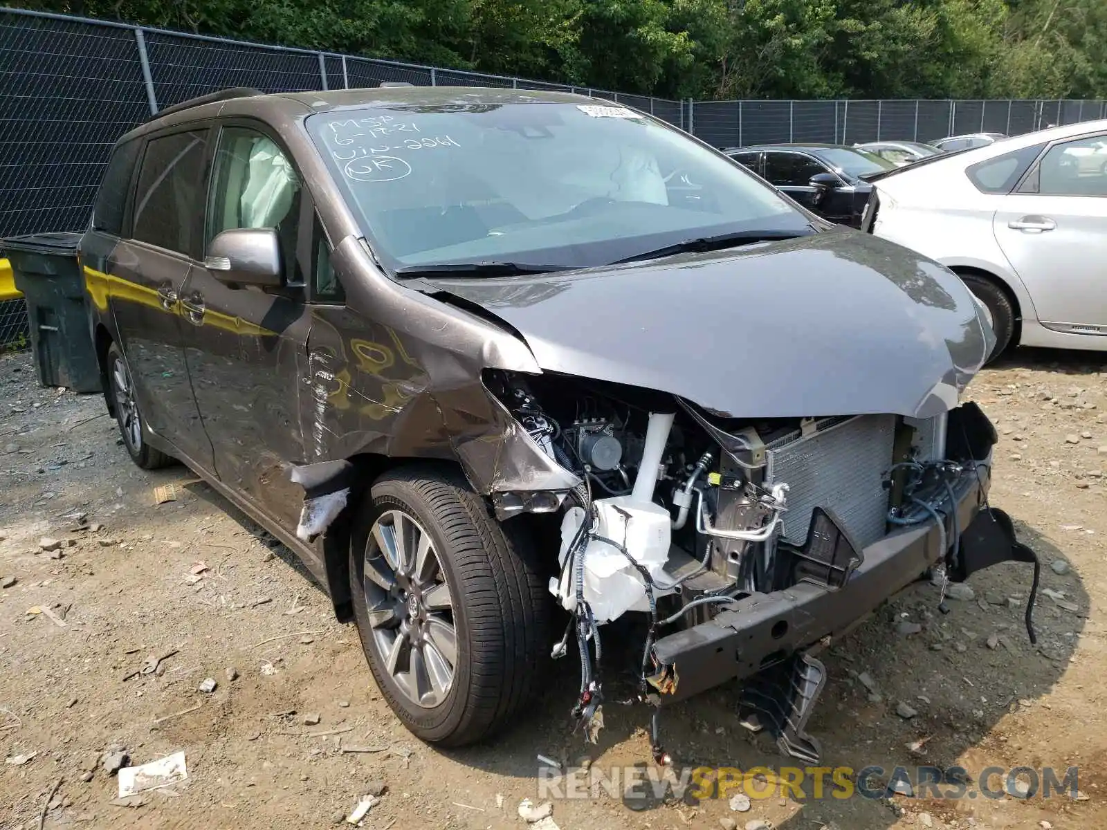 1 Photograph of a damaged car 5TDDZ3DCXLS242261 TOYOTA SIENNA 2020