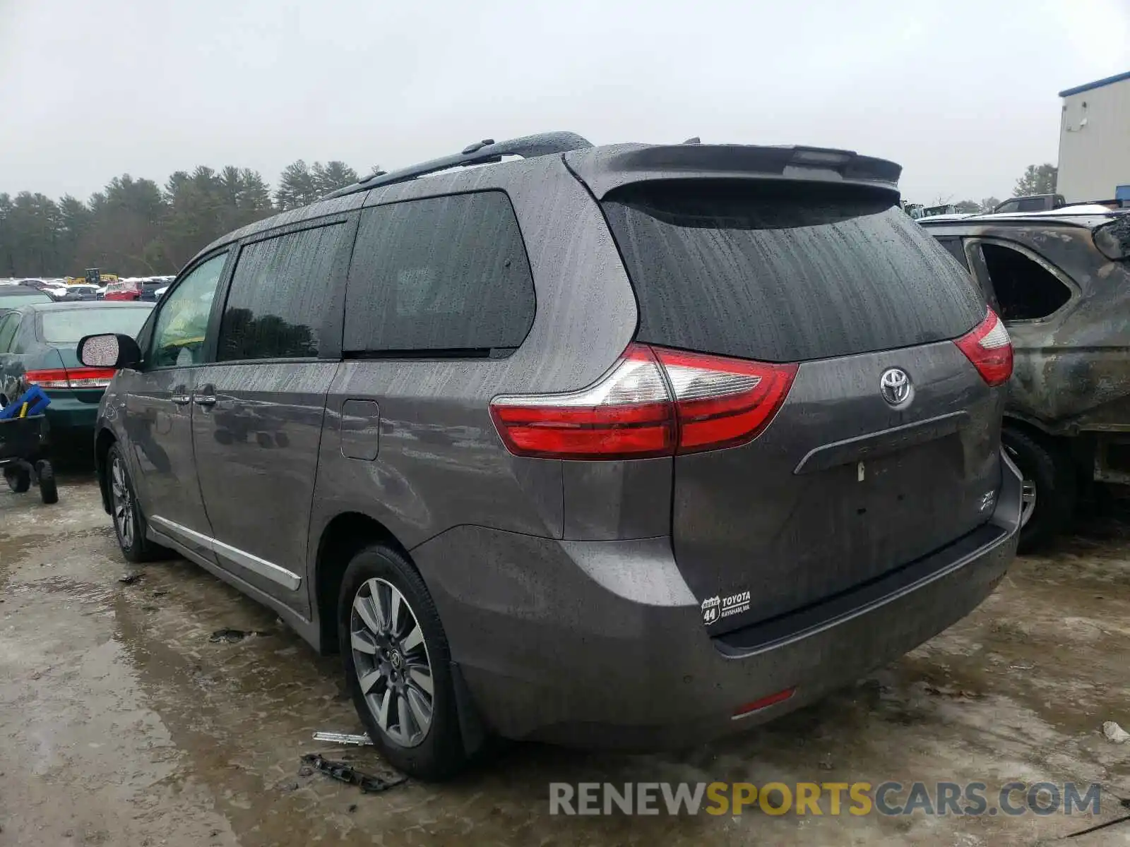 3 Photograph of a damaged car 5TDDZ3DCXLS242776 TOYOTA SIENNA 2020