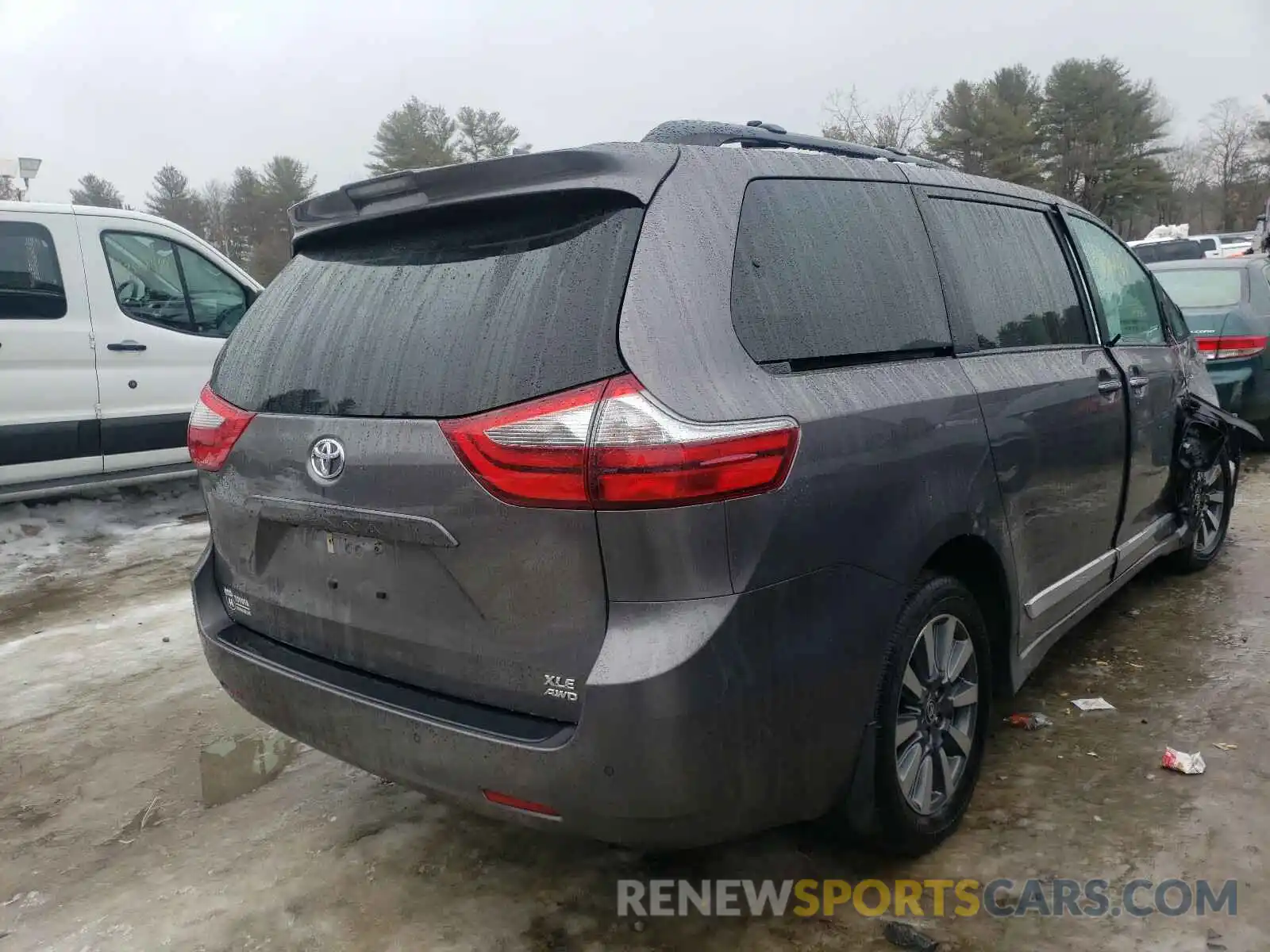 4 Photograph of a damaged car 5TDDZ3DCXLS242776 TOYOTA SIENNA 2020