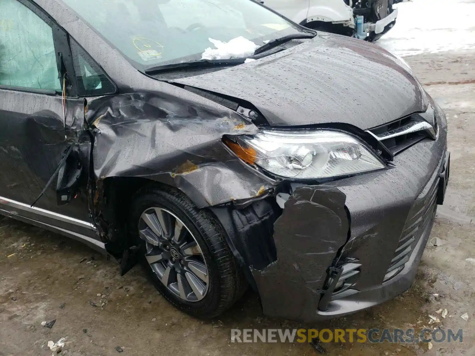 9 Photograph of a damaged car 5TDDZ3DCXLS242776 TOYOTA SIENNA 2020