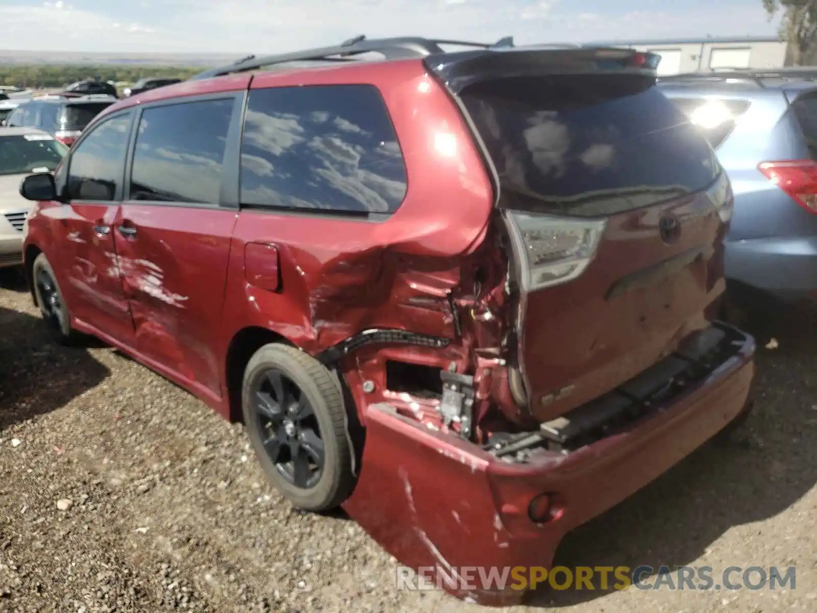 3 Photograph of a damaged car 5TDEZ3DC1LS230729 TOYOTA SIENNA 2020