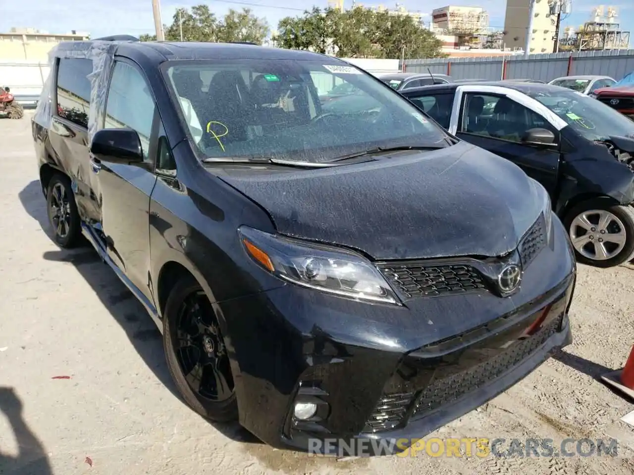 1 Photograph of a damaged car 5TDEZ3DC3LS250657 TOYOTA SIENNA 2020