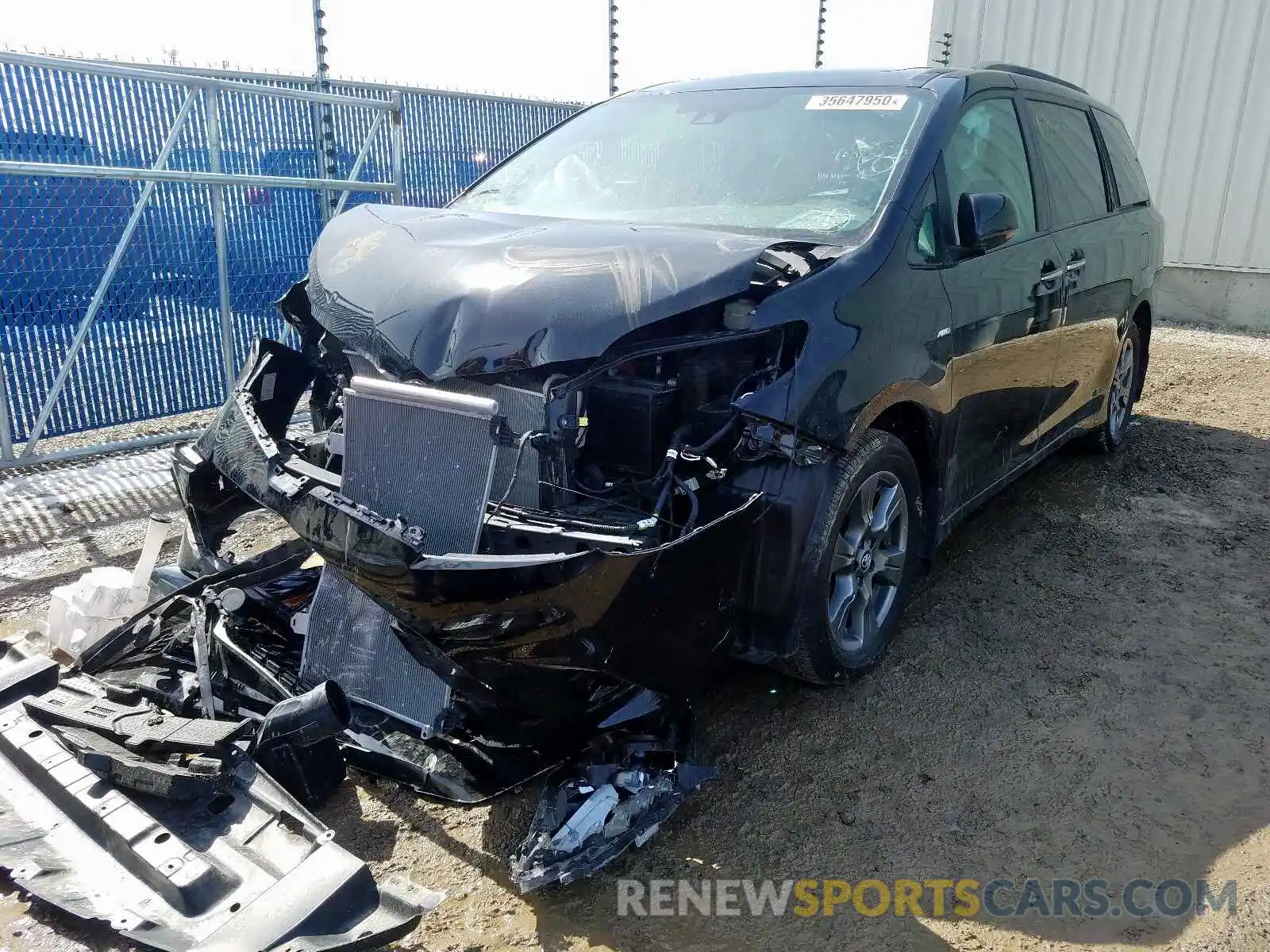 2 Photograph of a damaged car 5TDEZ3DC5LS228465 TOYOTA SIENNA 2020