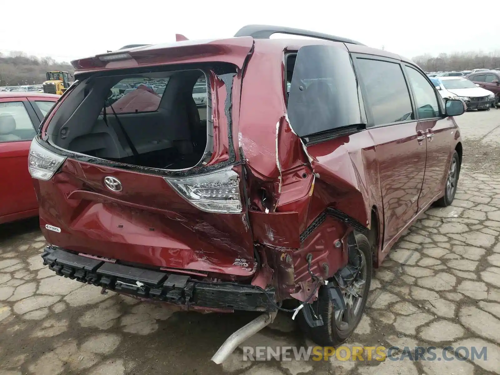 4 Photograph of a damaged car 5TDEZ3DC5LS238364 TOYOTA SIENNA 2020