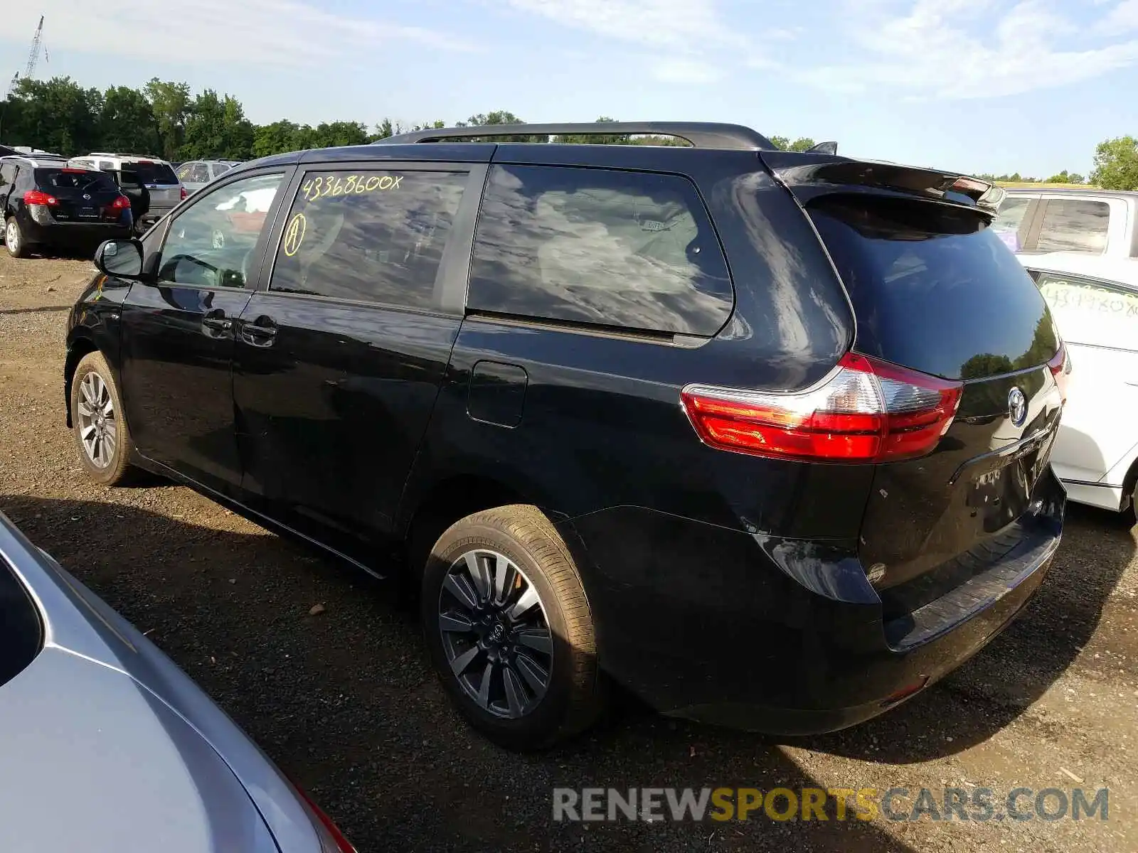 3 Photograph of a damaged car 5TDJZ3DC0LS230719 TOYOTA SIENNA 2020