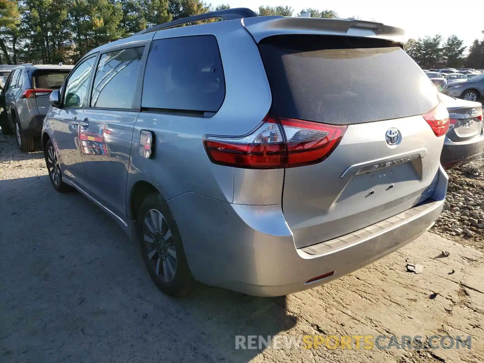 3 Photograph of a damaged car 5TDJZ3DC0LS244815 TOYOTA SIENNA 2020