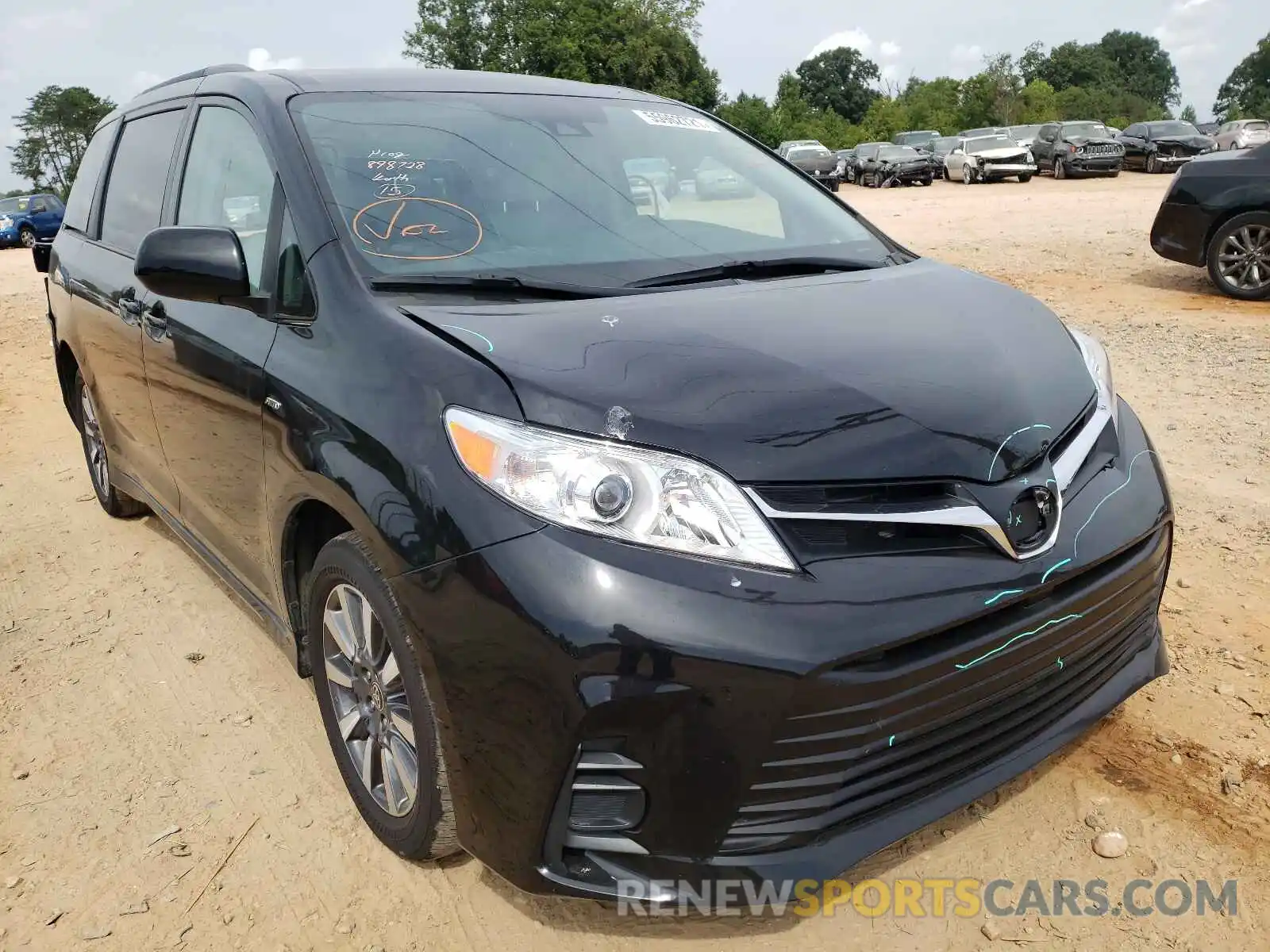 1 Photograph of a damaged car 5TDJZ3DC0LS248122 TOYOTA SIENNA 2020