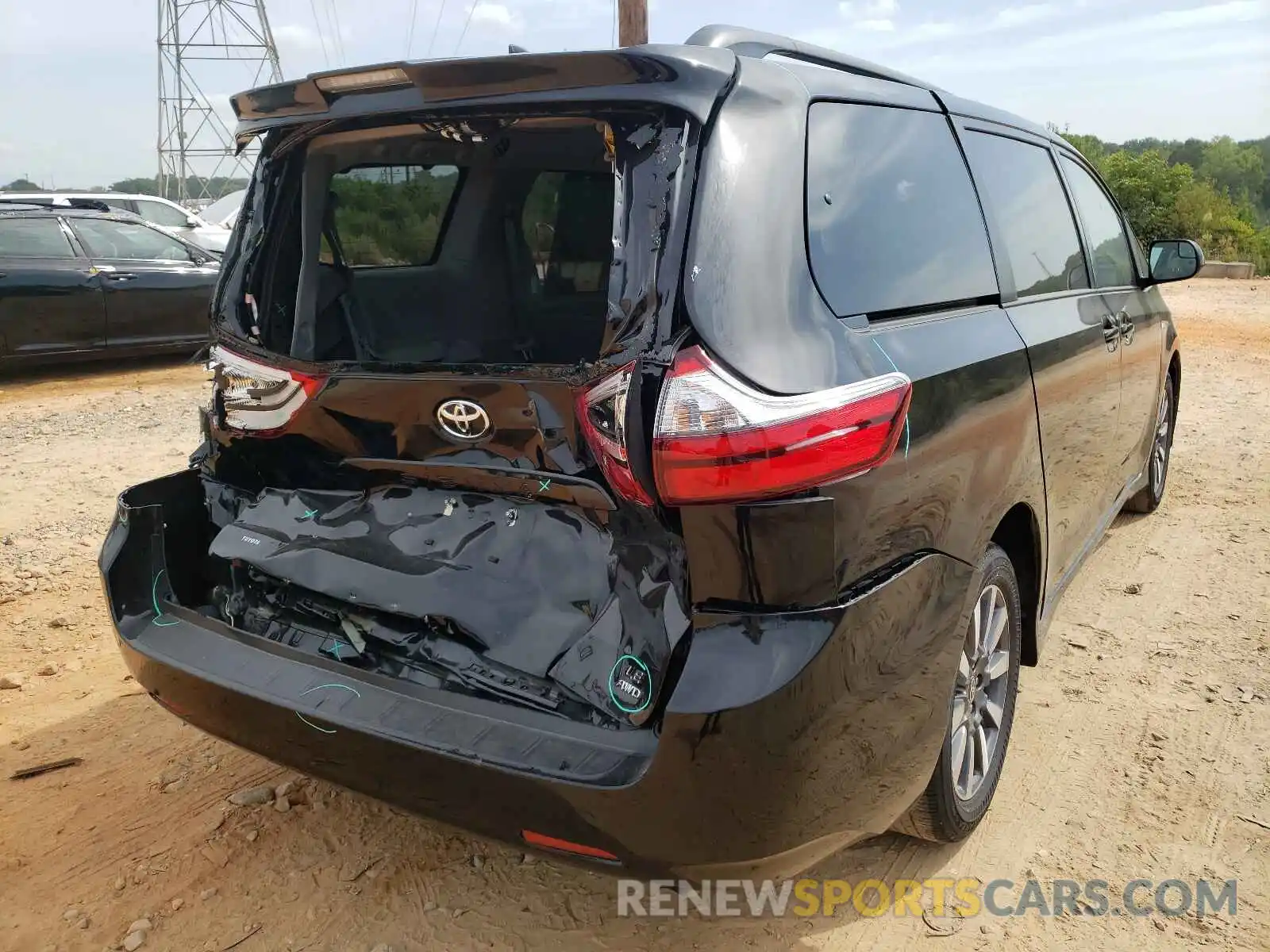 4 Photograph of a damaged car 5TDJZ3DC0LS248122 TOYOTA SIENNA 2020