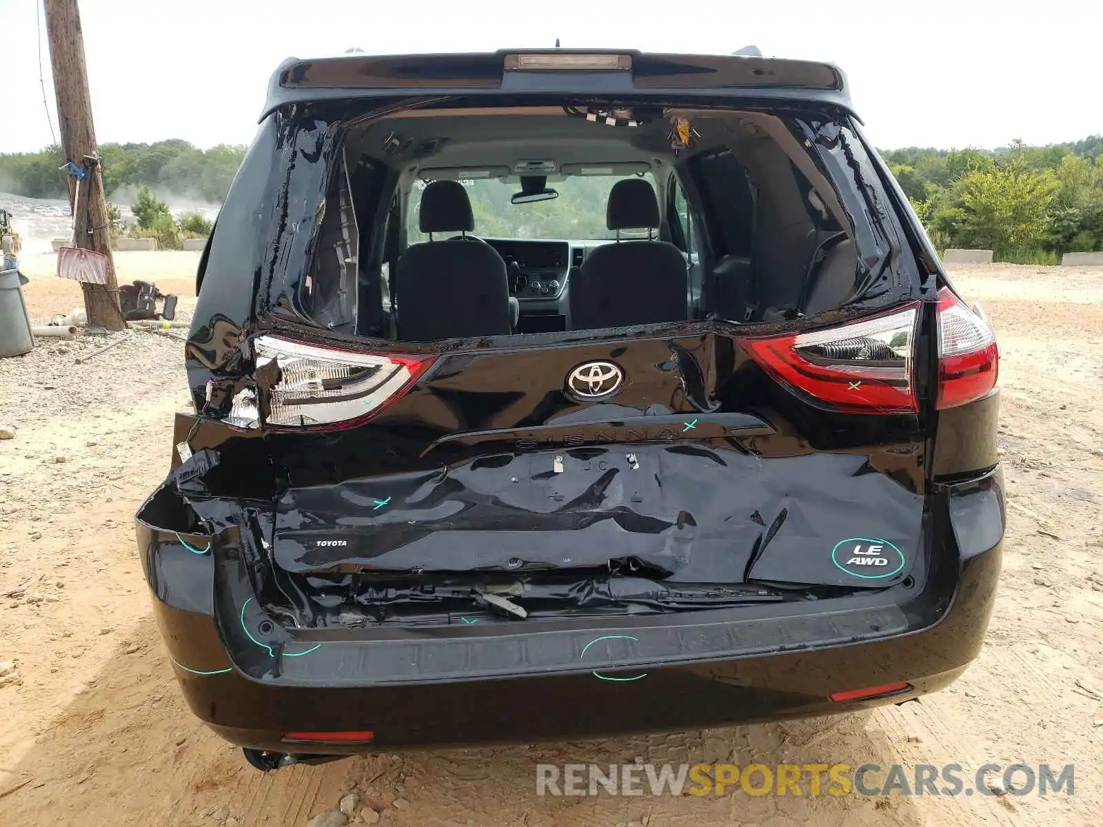 9 Photograph of a damaged car 5TDJZ3DC0LS248122 TOYOTA SIENNA 2020