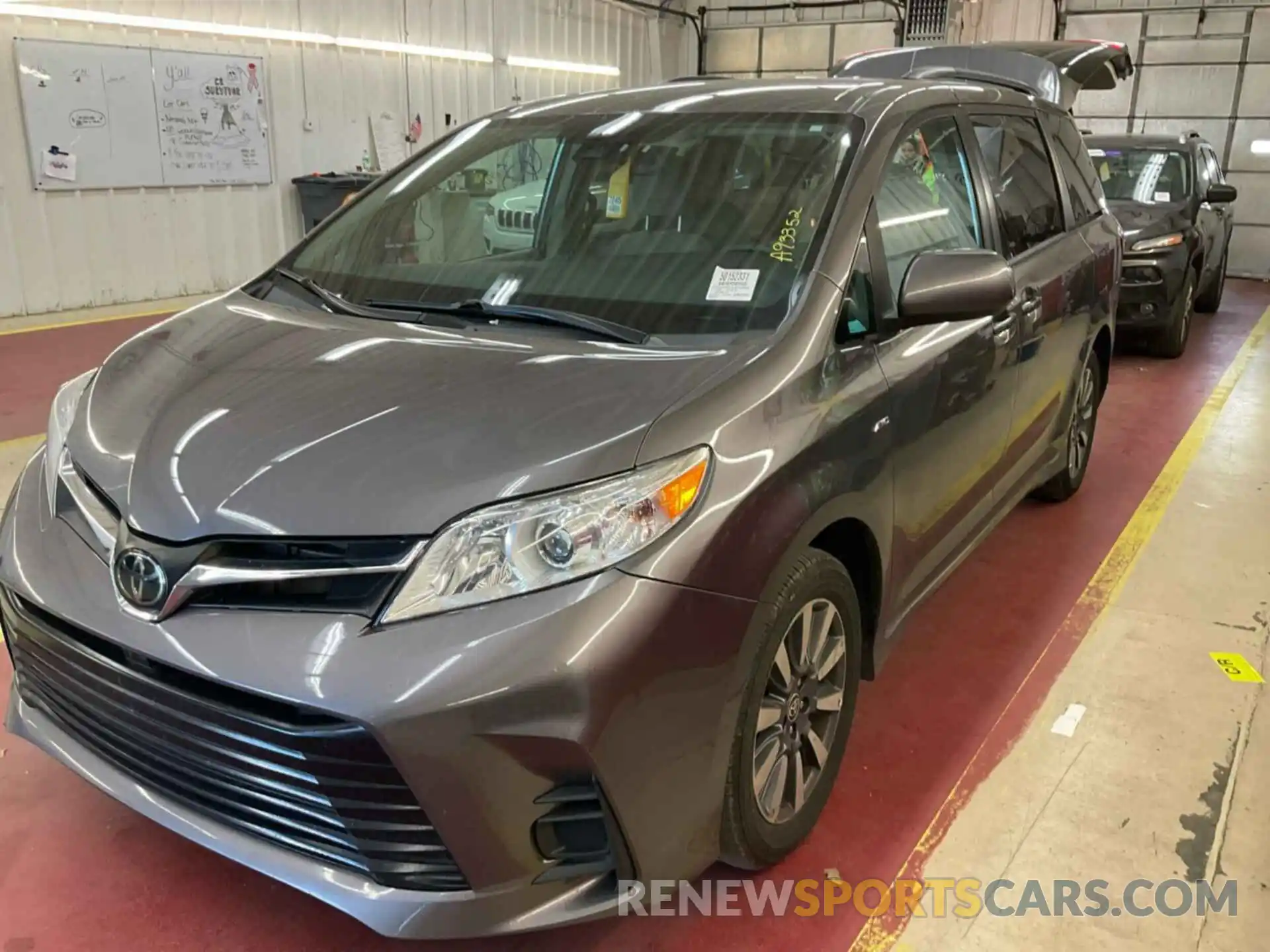 15 Photograph of a damaged car 5TDJZ3DC1LS244855 TOYOTA SIENNA 2020