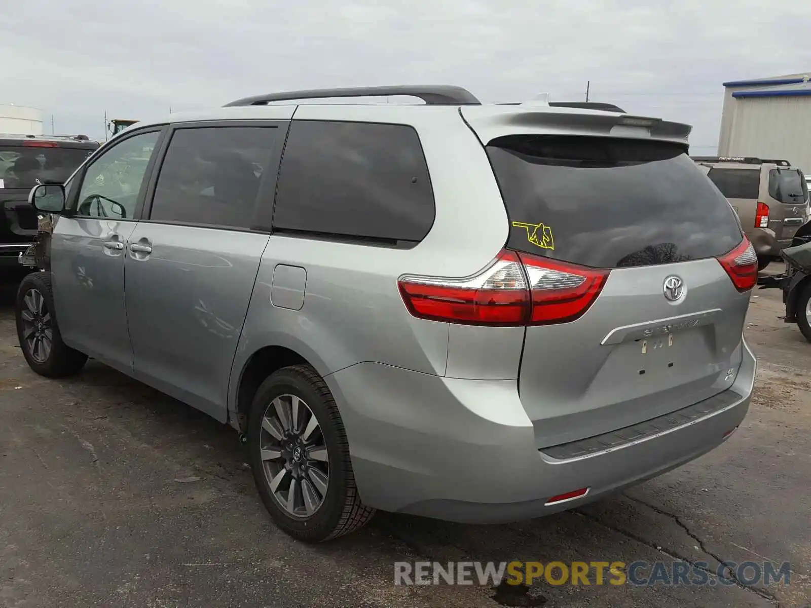 3 Photograph of a damaged car 5TDJZ3DC2LS239955 TOYOTA SIENNA 2020