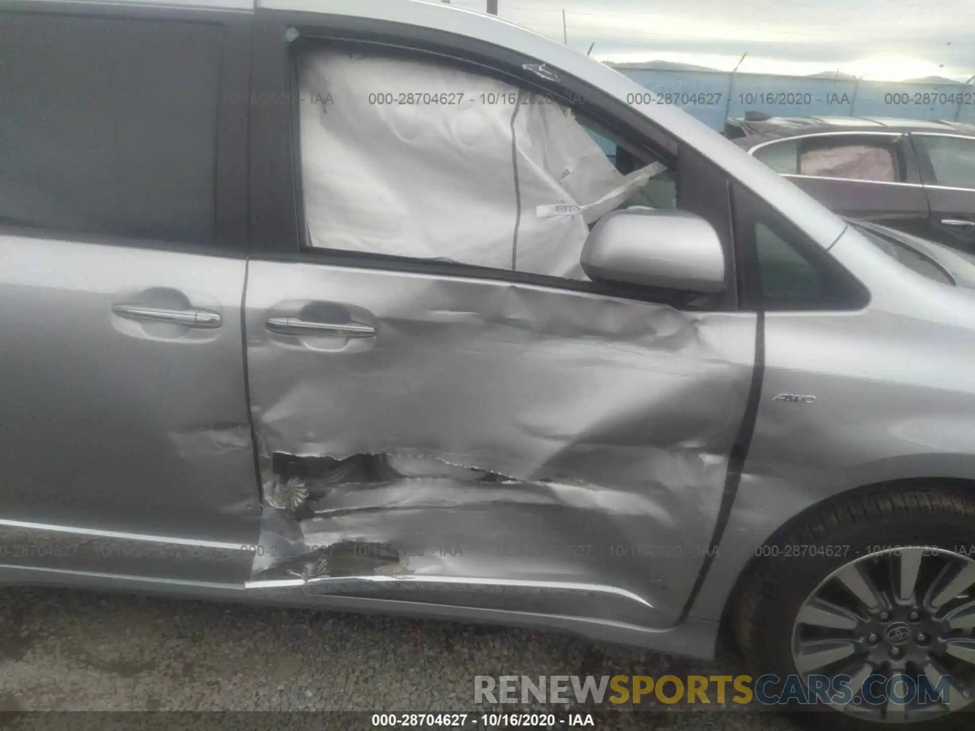 6 Photograph of a damaged car 5TDJZ3DC2LS249451 TOYOTA SIENNA 2020