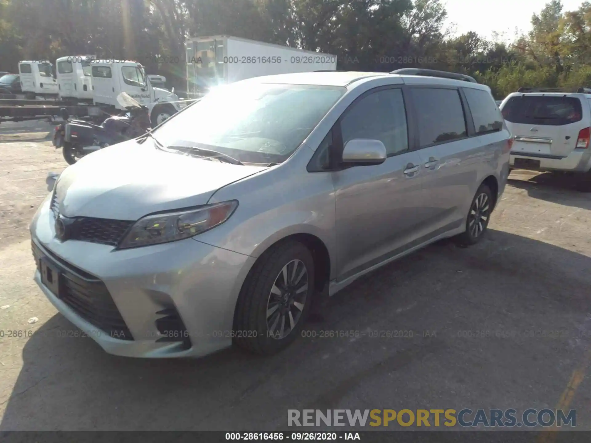 2 Photograph of a damaged car 5TDJZ3DC4LS232702 TOYOTA SIENNA 2020