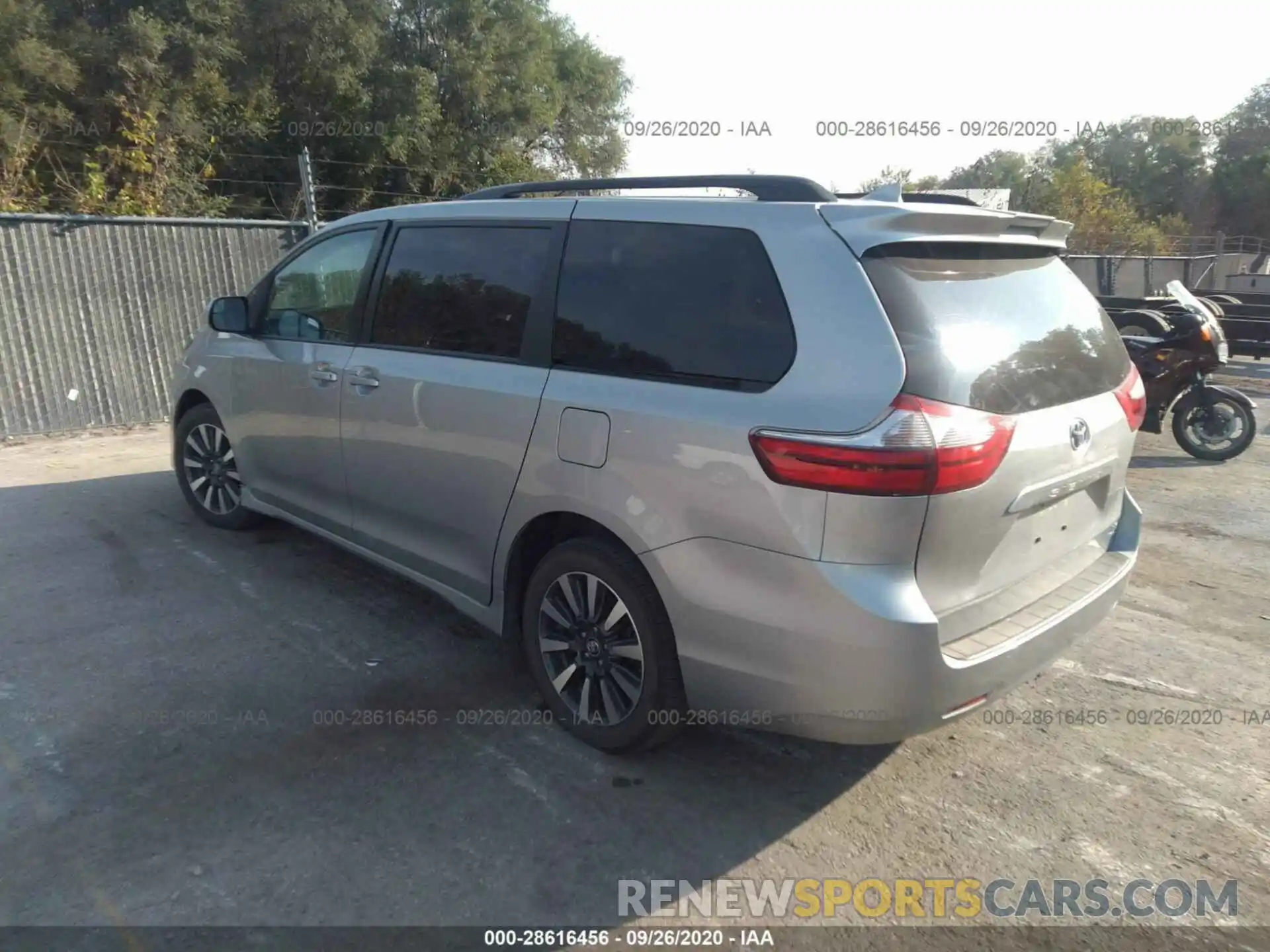 3 Фотография поврежденного автомобиля 5TDJZ3DC4LS232702 TOYOTA SIENNA 2020