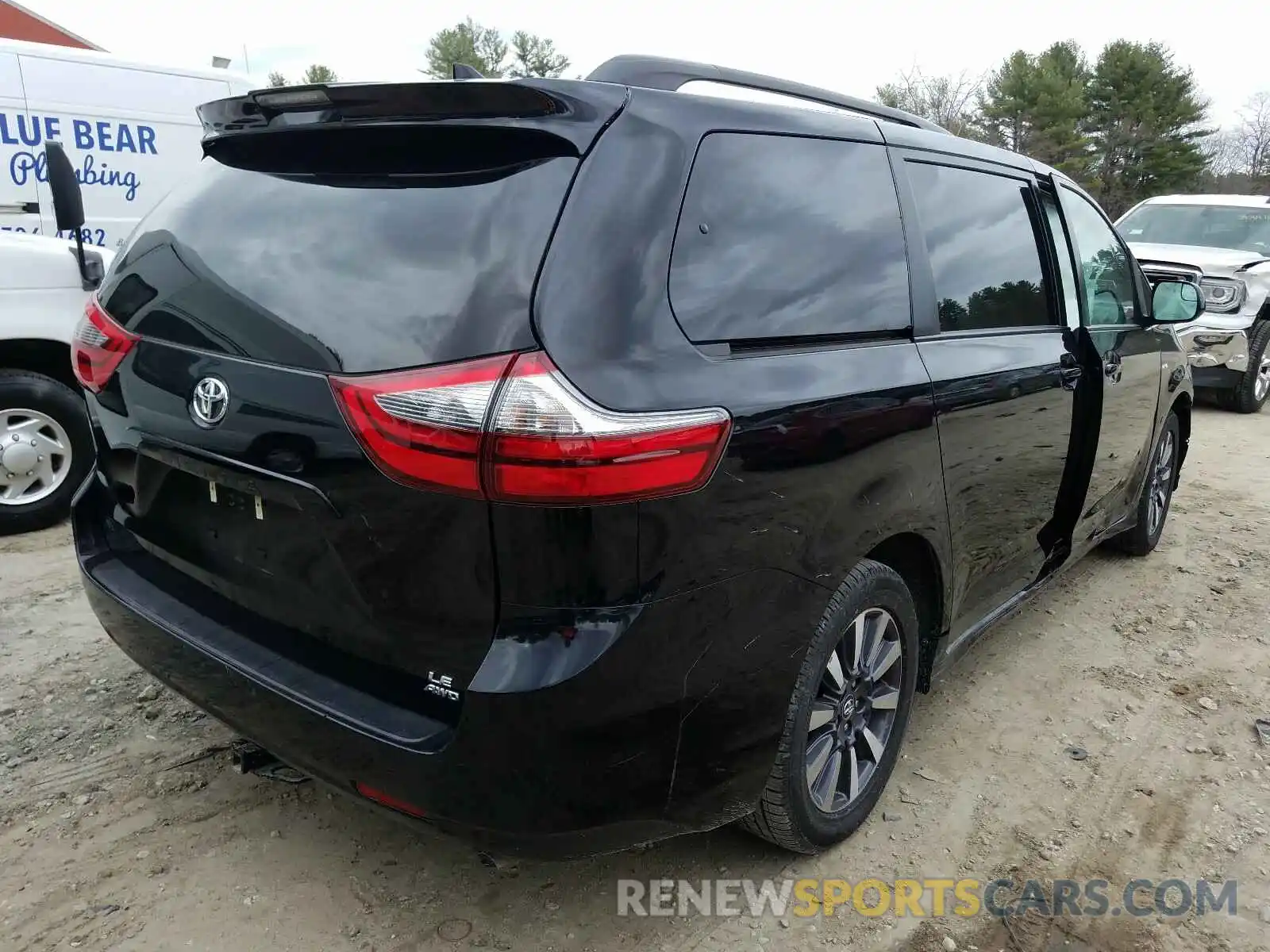 4 Photograph of a damaged car 5TDJZ3DC4LS237575 TOYOTA SIENNA 2020