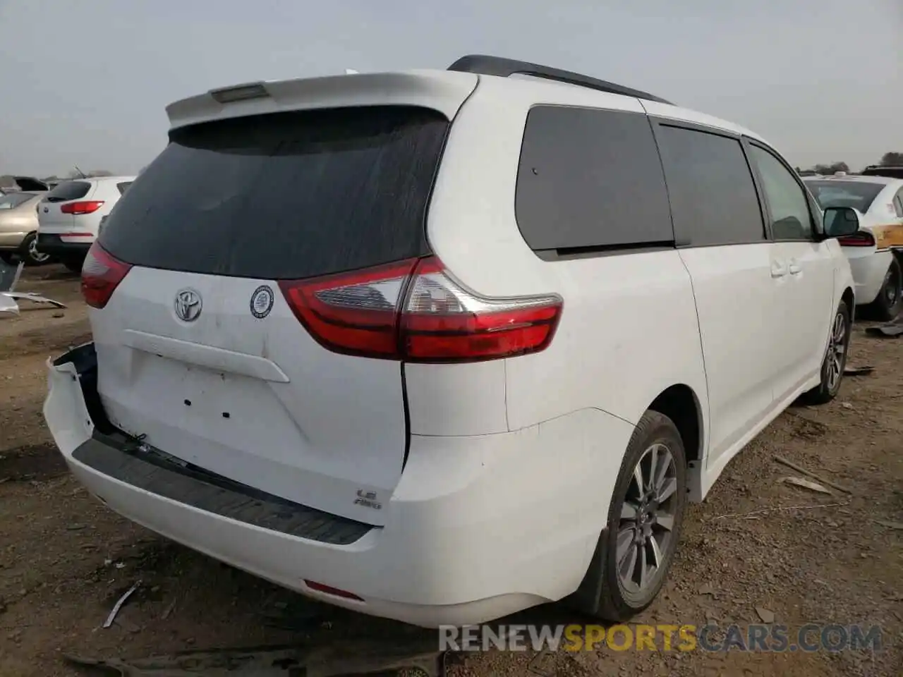 4 Photograph of a damaged car 5TDJZ3DC5LS231087 TOYOTA SIENNA 2020