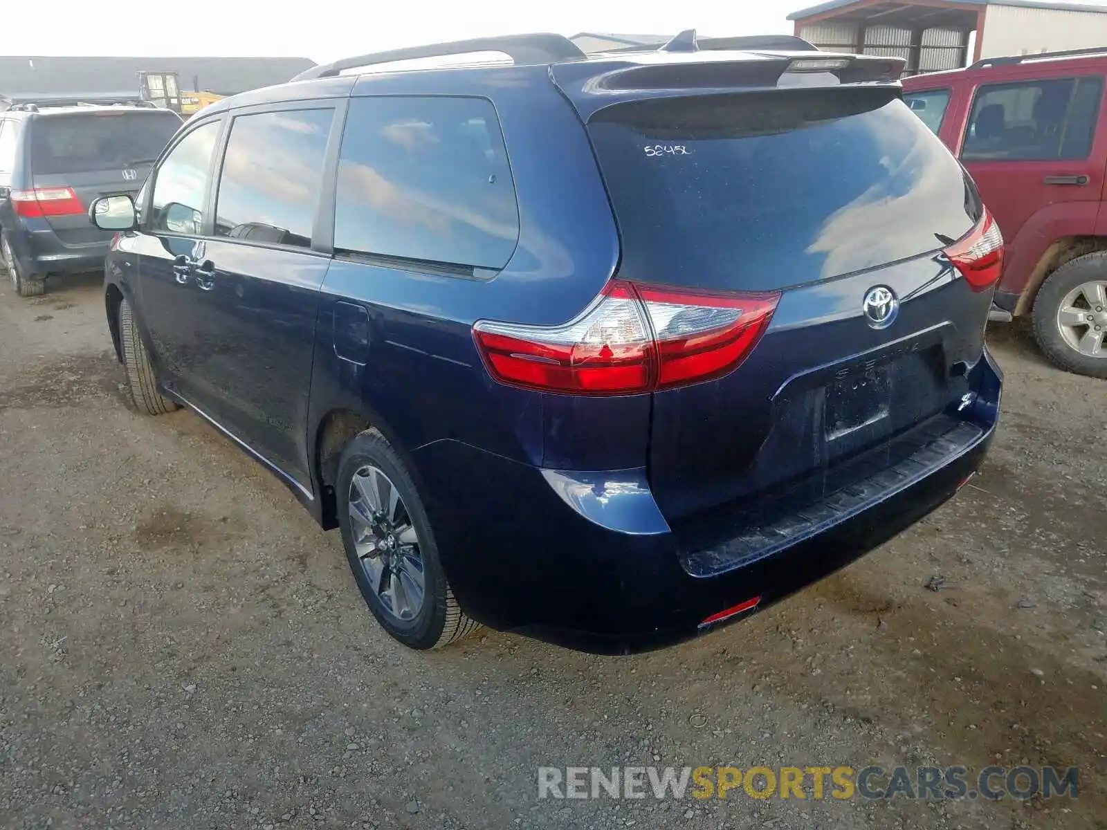 3 Photograph of a damaged car 5TDJZ3DC5LS232840 TOYOTA SIENNA 2020