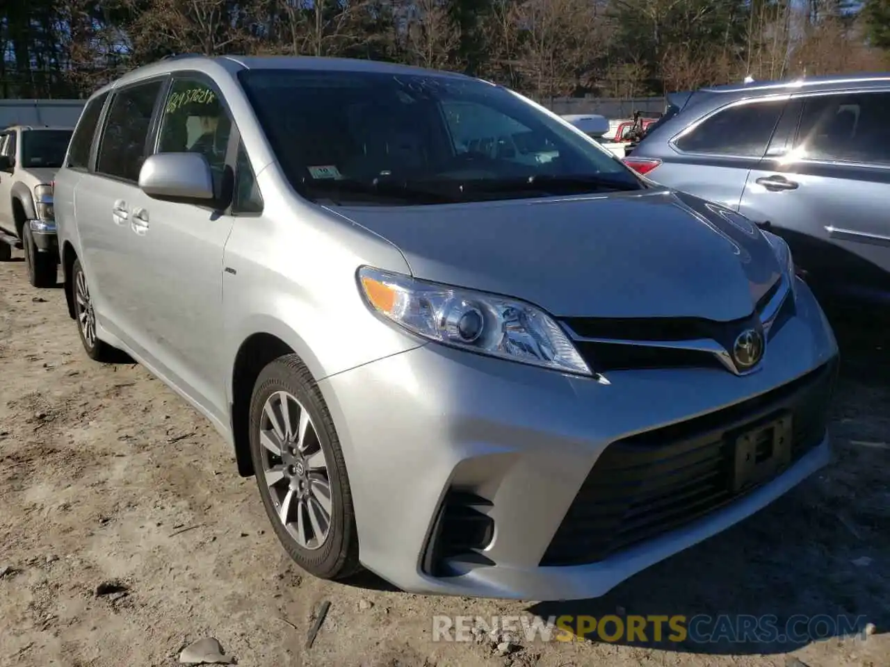 1 Photograph of a damaged car 5TDJZ3DC6LS232894 TOYOTA SIENNA 2020