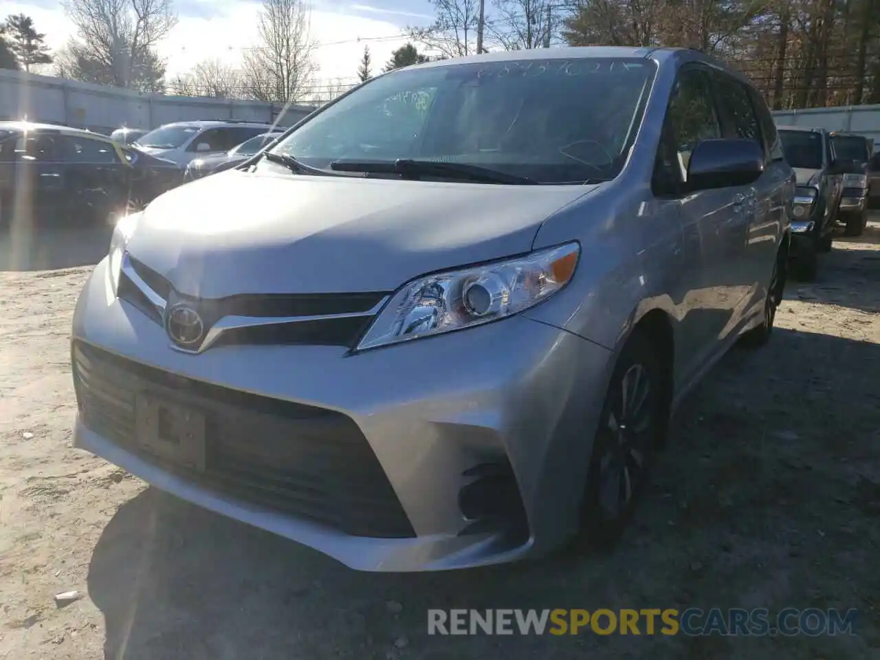 2 Photograph of a damaged car 5TDJZ3DC6LS232894 TOYOTA SIENNA 2020