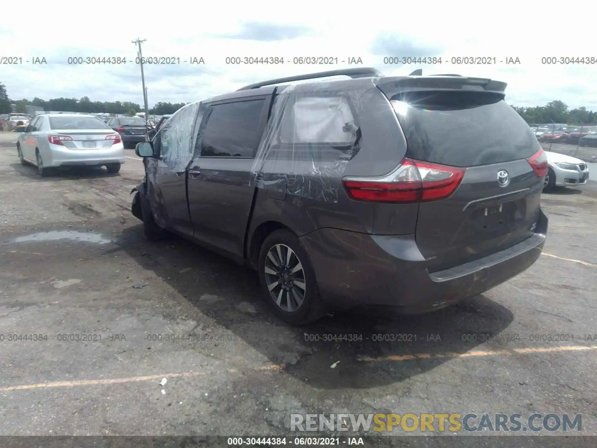 3 Photograph of a damaged car 5TDJZ3DC6LS234175 TOYOTA SIENNA 2020