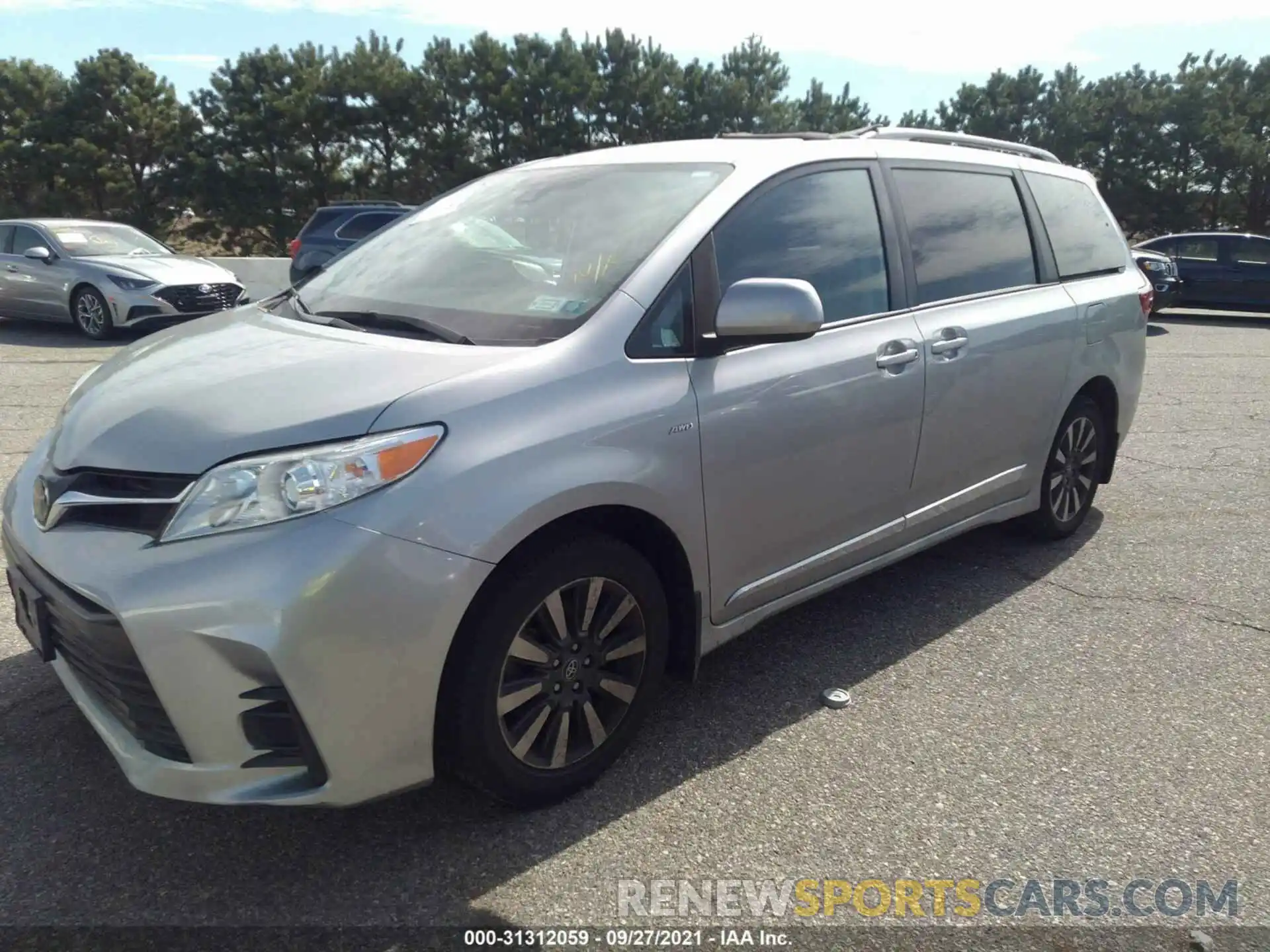 2 Photograph of a damaged car 5TDJZ3DC6LS236363 TOYOTA SIENNA 2020